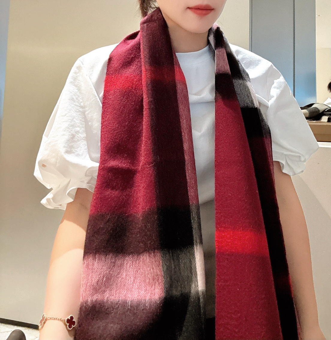 P巴宝莉【男女围巾】怒赞自留，难得的高端男款！家属福利！巴宝莉非常正的男士围巾~面料大爱，非常柔软细腻舒