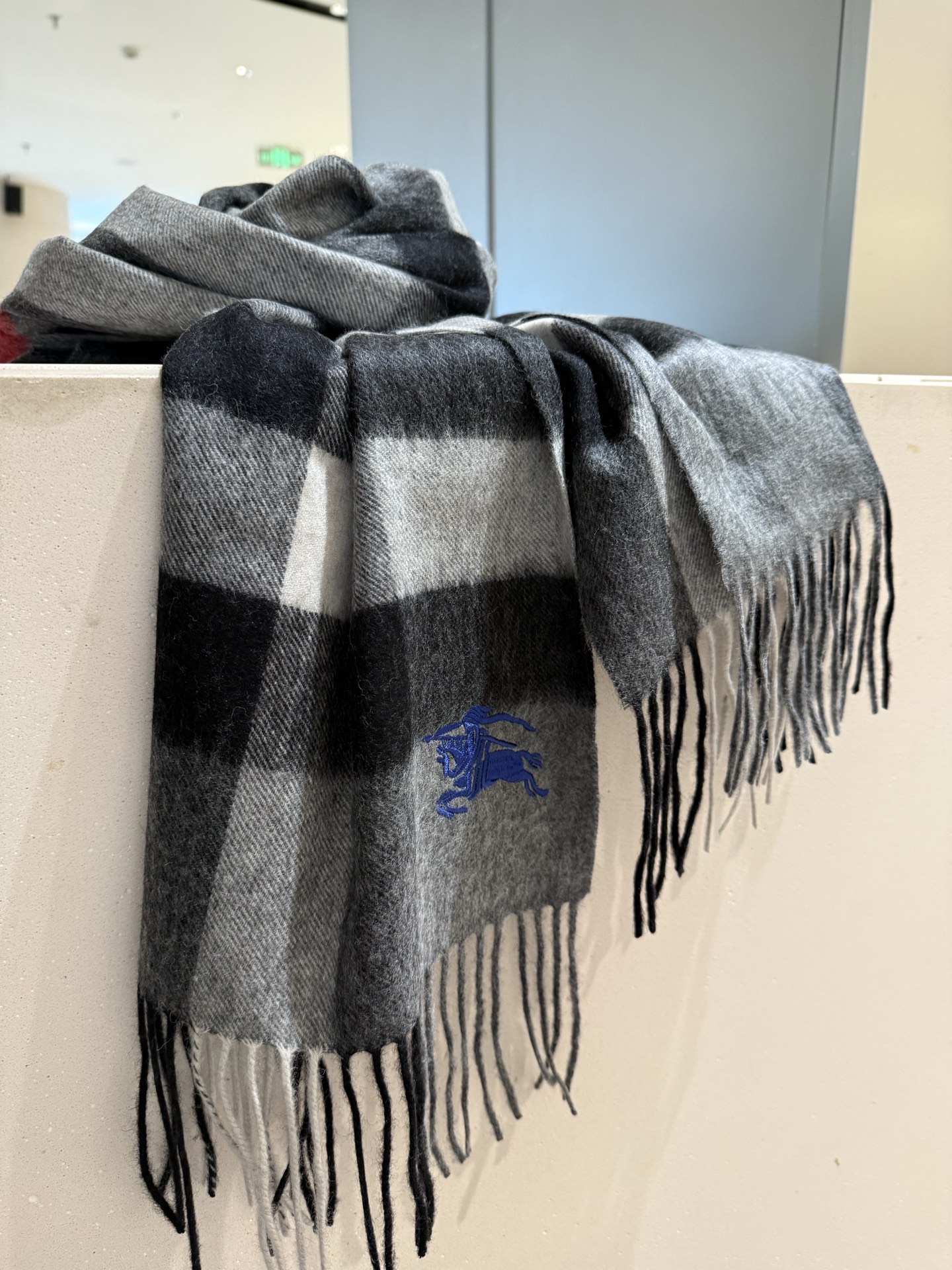 P巴宝莉【男女围巾】怒赞自留，难得的高端男款！家属福利！巴宝莉非常正的男士围巾~面料大爱，非常柔软细腻舒