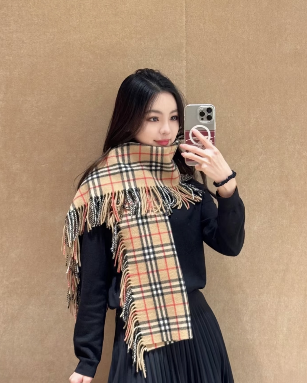 P【B家蜈蚣巾】金靖同款新品到货！顶级羊绒毛，最新款男女通用情侣款👫重磅推荐💥 经典的格子，永不过时🔥非