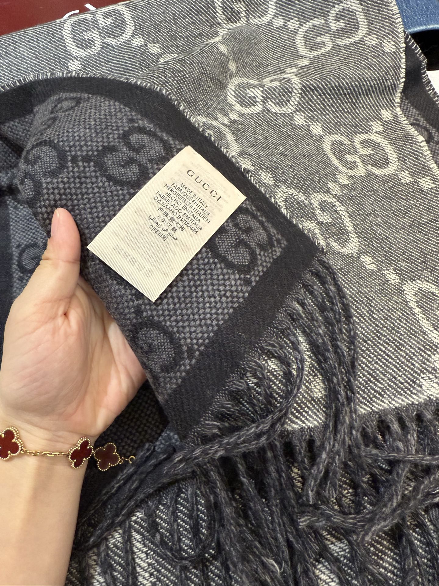 P牛❗️稳稳的“高段位”！时髦过冬！！Gucci秋冬新款提花双面围巾！高端奢华，非常重工的双面老花设计，