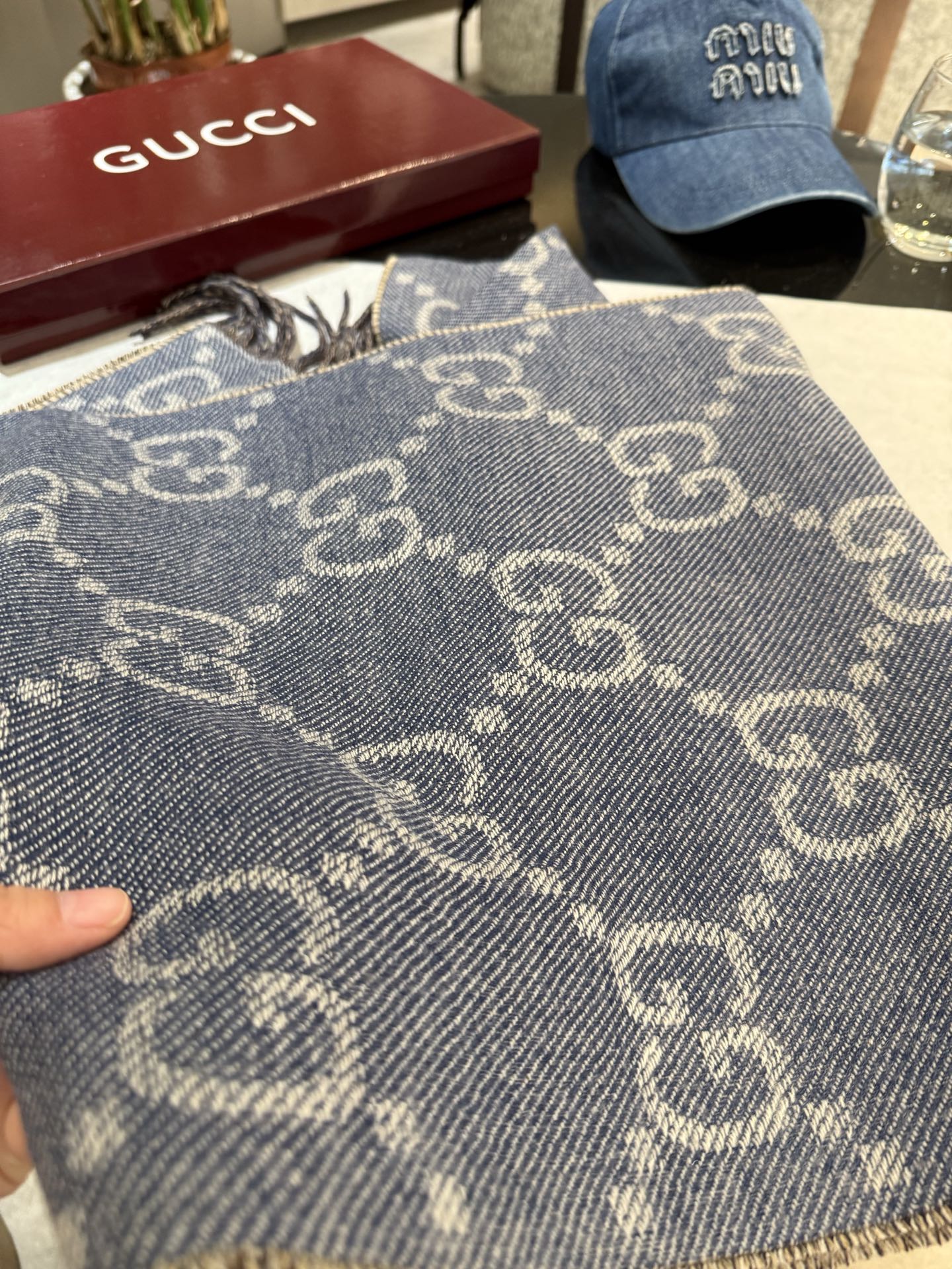 P牛❗️稳稳的“高段位”！时髦过冬！！Gucci秋冬新款提花双面围巾！高端奢华，非常重工的双面老花设计，