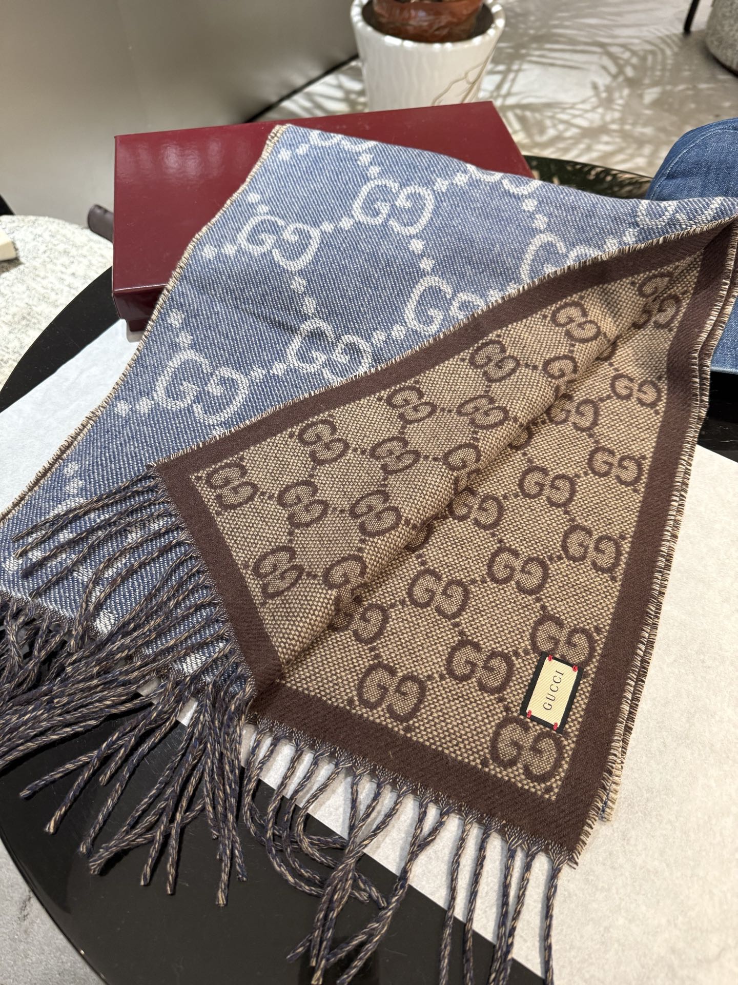 P牛❗️稳稳的“高段位”！时髦过冬！！Gucci秋冬新款提花双面围巾！高端奢华，非常重工的双面老花设计，