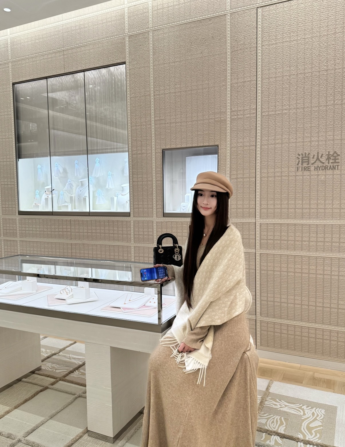 高版本P新色♥️畅销款Dior最新款 · 这款 Oblique 印花围巾重新诠释 Dior 经典标识，彰