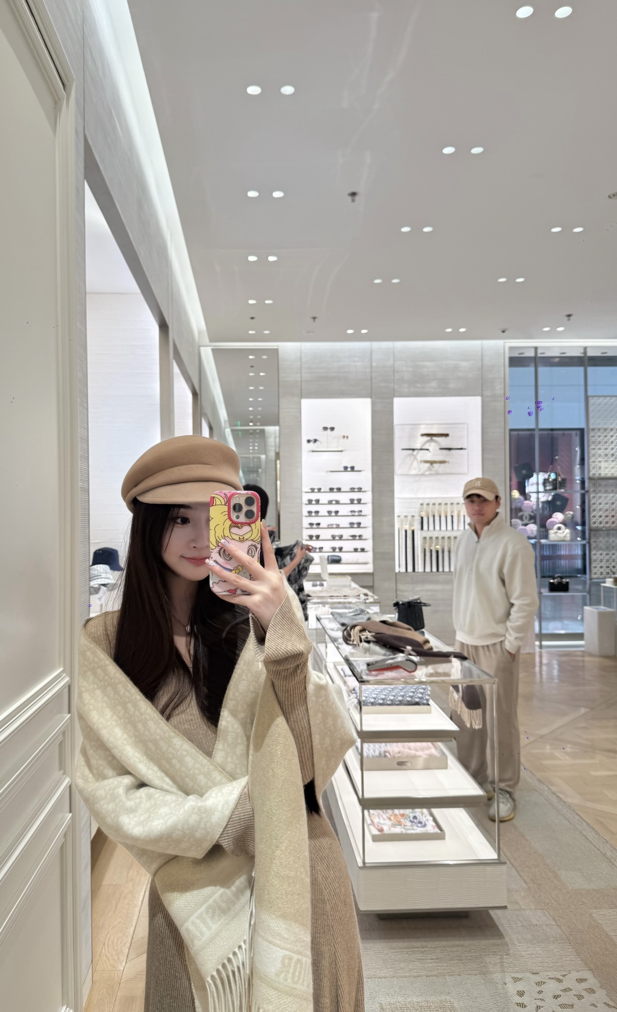 高版本P新色♥️畅销款Dior最新款 · 这款 Oblique 印花围巾重新诠释 Dior 经典标识，彰