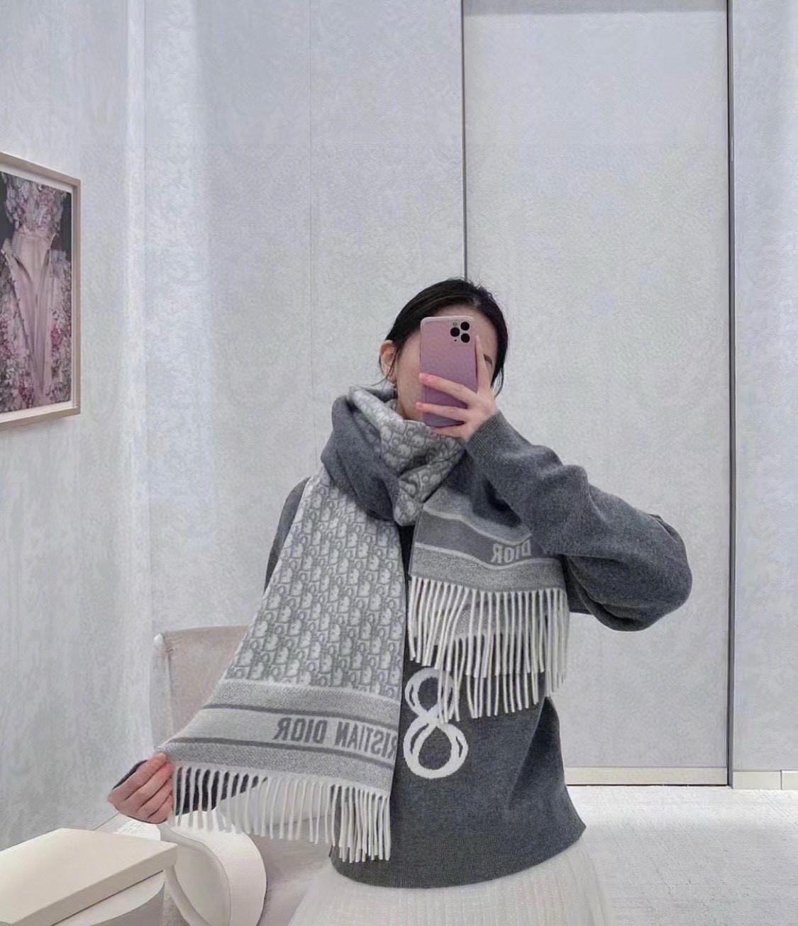 高版本P新色♥️畅销款Dior最新款 · 这款 Oblique 印花围巾重新诠释 Dior 经典标识，彰