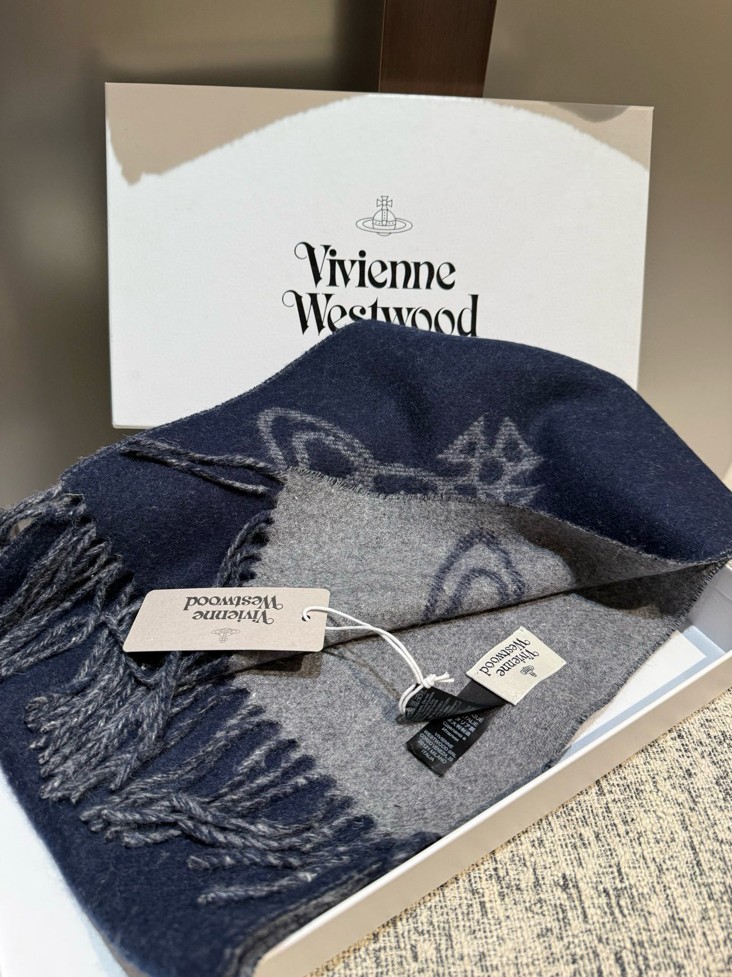 Vivienne Westwood “西太后Vivienne Westwood”最爱的土星