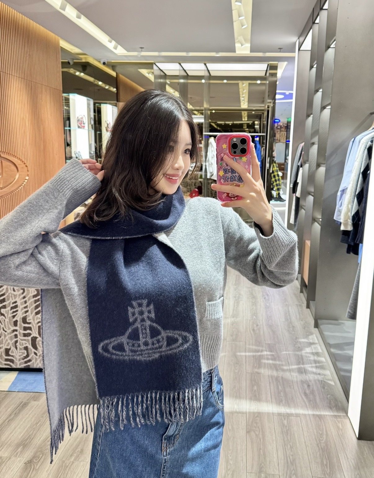 Vivienne Westwood “西太后Vivienne Westwood”最爱的土星