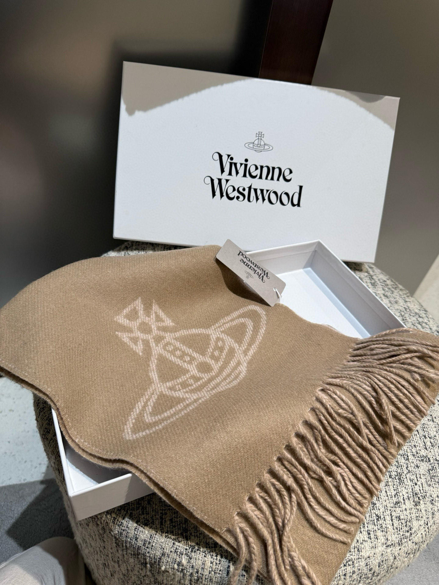 Vivienne Westwood “西太后Vivienne Westwood”最爱的土星
