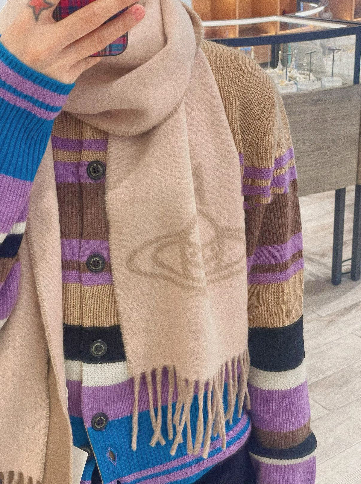 Vivienne Westwood “西太后Vivienne Westwood”最爱的土星