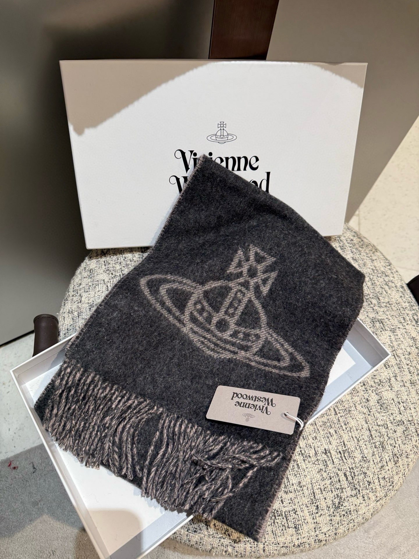 Vivienne Westwood “西太后Vivienne Westwood”最爱的土星