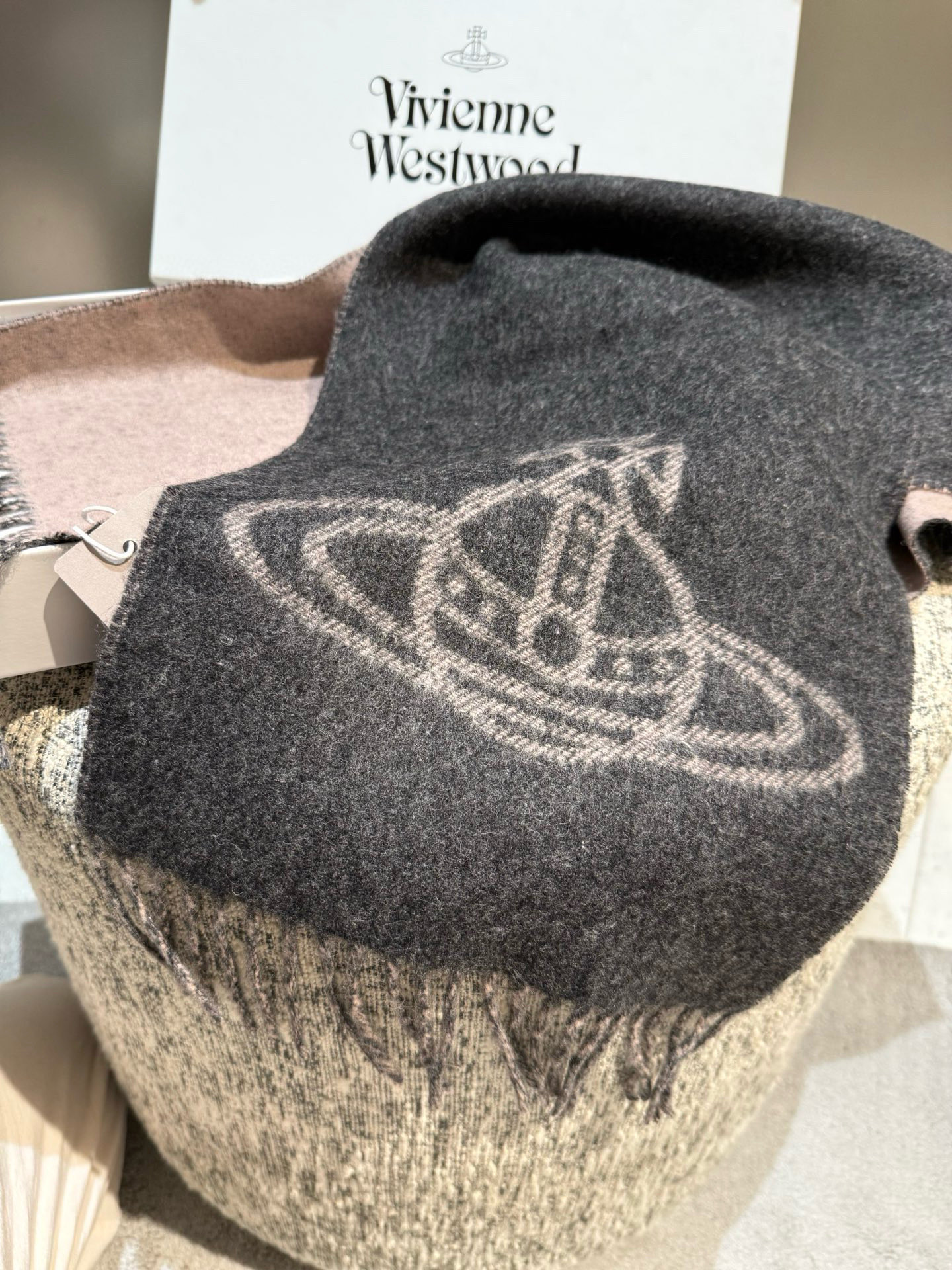 Vivienne Westwood “西太后Vivienne Westwood”最爱的土星
