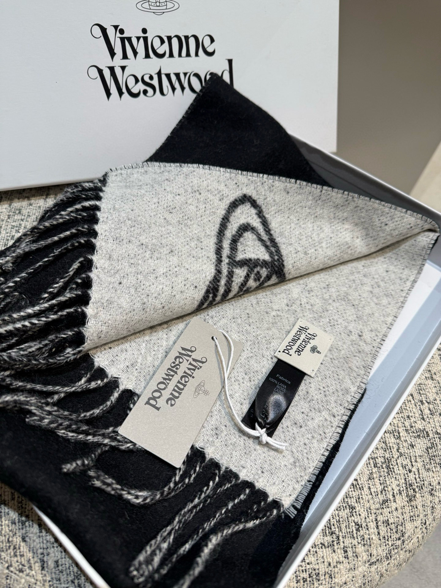 Vivienne Westwood “西太后Vivienne Westwood”最爱的土星