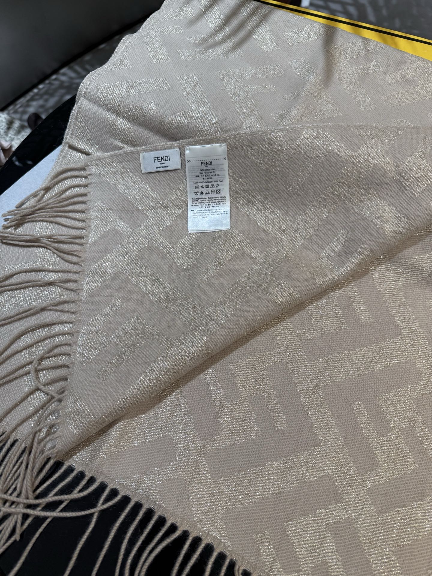 P F家银丝2025最新款气质干净🧣喜欢别错过[爱心]口碑极佳 喜欢的集美赶紧私聊我哦[玫瑰]