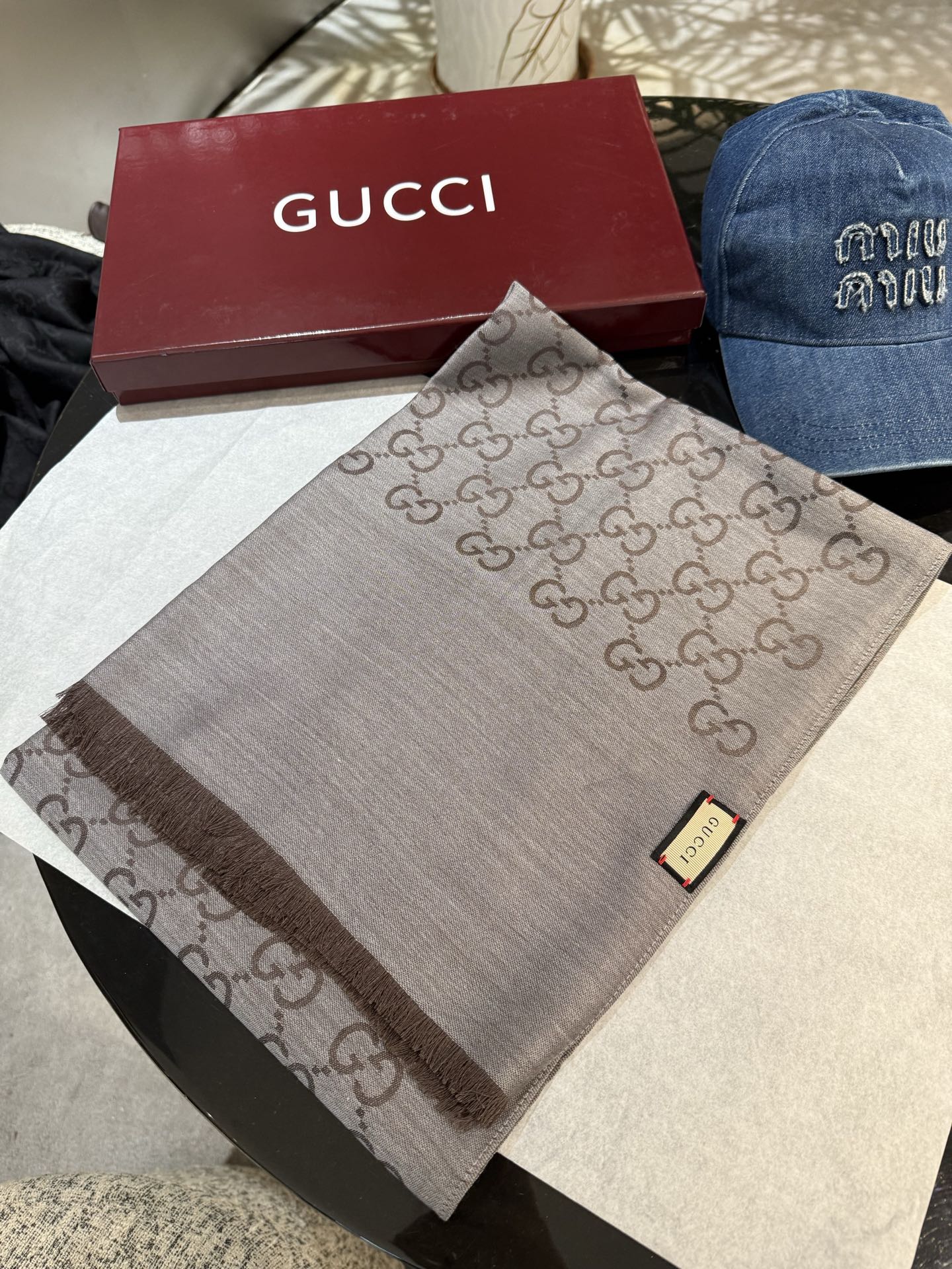 P重磅‼️Gucci经典披肩款，大尺寸G专柜的常青树款。品质极好的，❗️经典双G提花图案风靡了全世界❗️