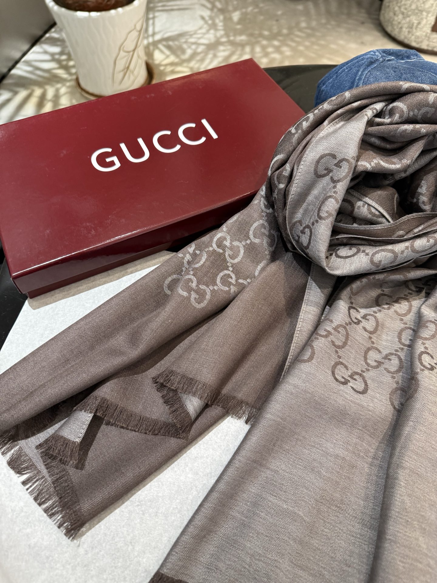 P重磅‼️Gucci经典披肩款，大尺寸G专柜的常青树款。品质极好的，❗️经典双G提花图案风靡了全世界❗️