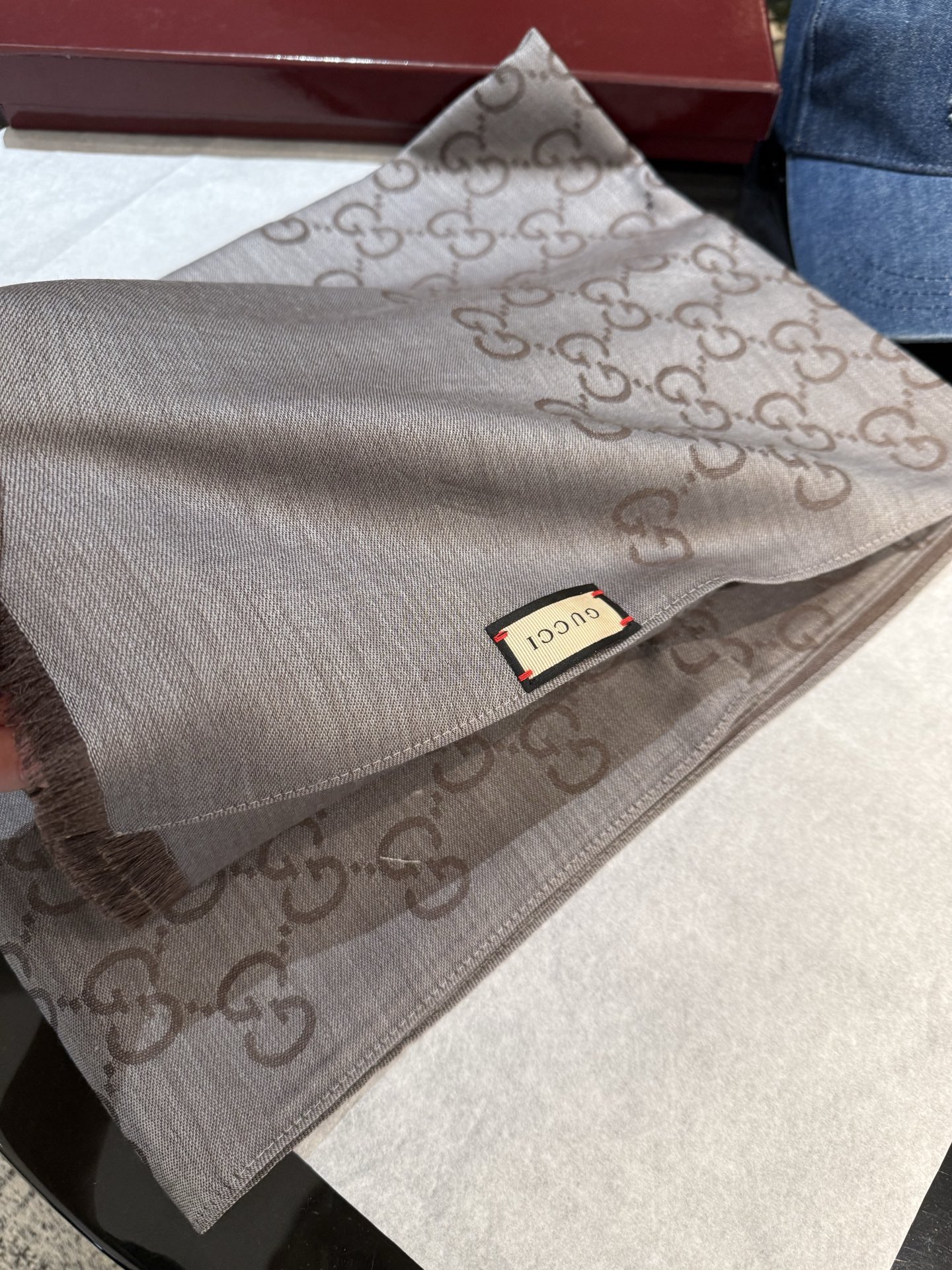 P重磅‼️Gucci经典披肩款，大尺寸G专柜的常青树款。品质极好的，❗️经典双G提花图案风靡了全世界❗️