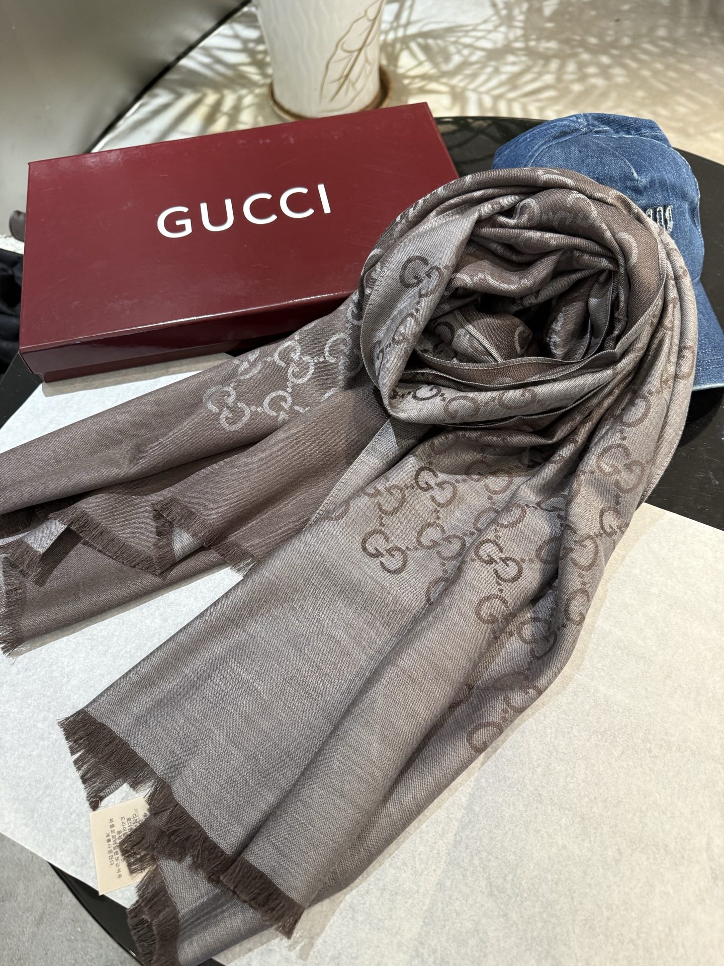 P重磅‼️Gucci经典披肩款，大尺寸G专柜的常青树款。品质极好的，❗️经典双G提花图案风靡了全世界❗️