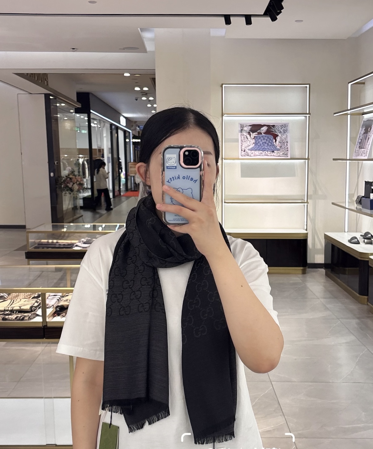 P重磅‼️Gucci经典披肩款，大尺寸G专柜的常青树款。品质极好的，❗️经典双G提花图案风靡了全世界❗️