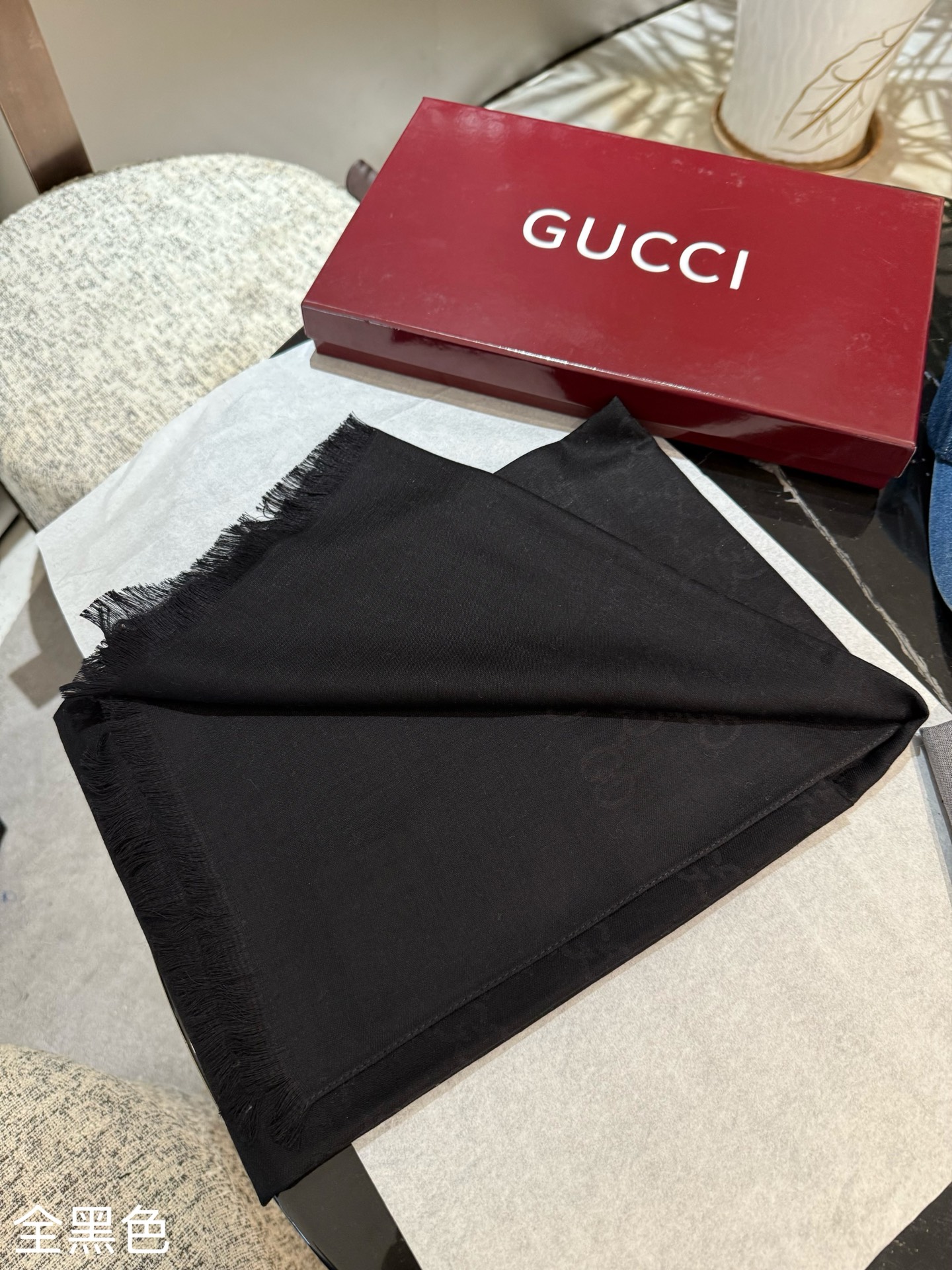 P重磅‼️Gucci经典披肩款，大尺寸G专柜的常青树款。品质极好的，❗️经典双G提花图案风靡了全世界❗️