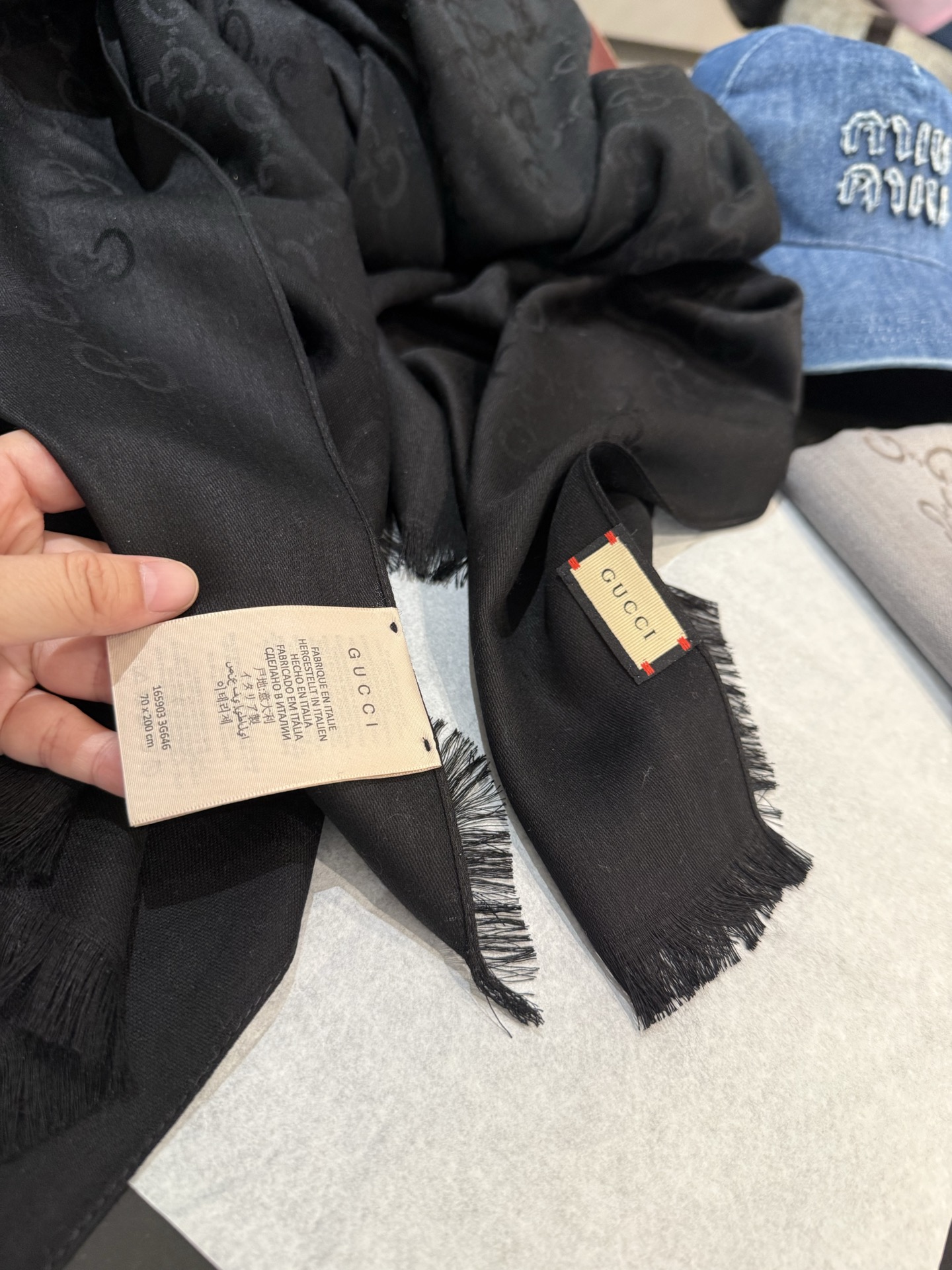 P重磅‼️Gucci经典披肩款，大尺寸G专柜的常青树款。品质极好的，❗️经典双G提花图案风靡了全世界❗️