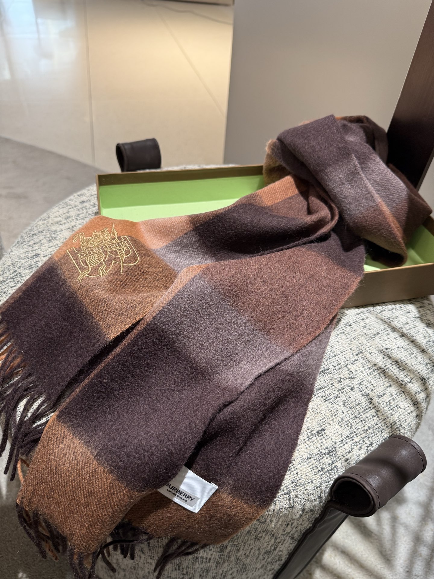 P巴宝莉【男女围巾】怒赞自留，难得的高端男款！家属福利！巴宝莉非常正的男士围巾~面料大爱，非常柔软细腻舒