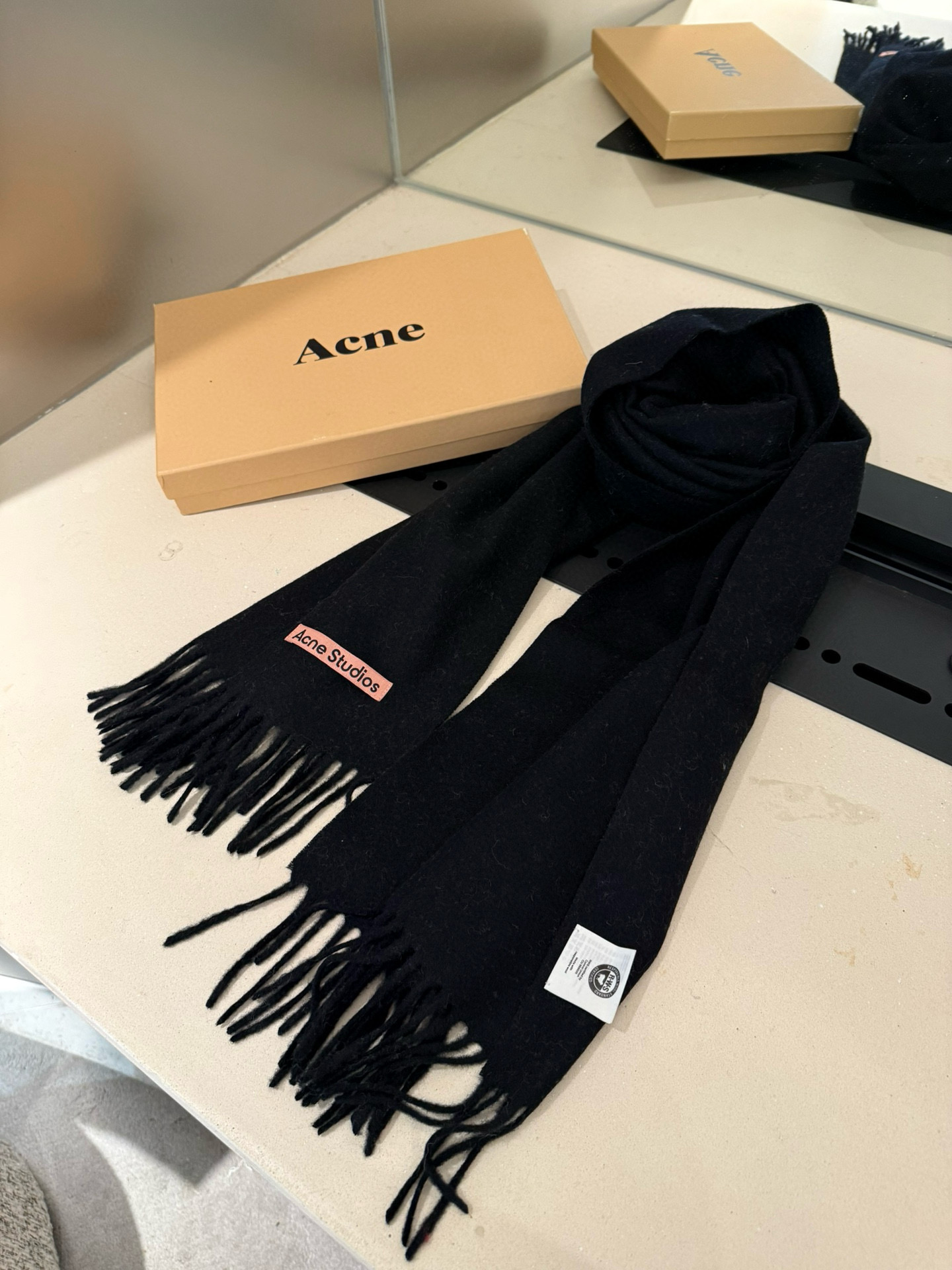 P❗️我只能说不是所有的纯色围巾都叫Acne‼️瑞典Acne Studios Apolo幼羊羔毛重磅纯色