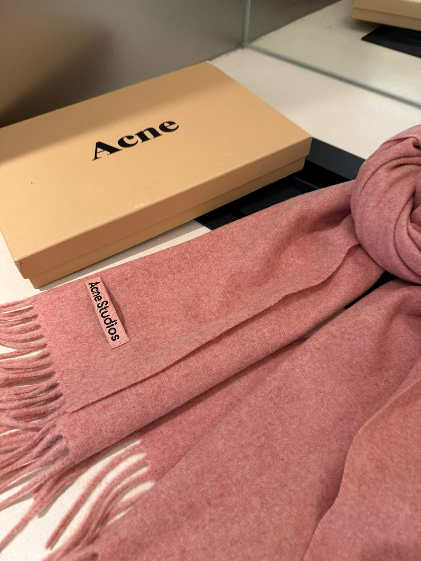 P❗️我只能说不是所有的纯色围巾都叫Acne‼️瑞典Acne Studios Apolo幼羊羔毛重磅纯色