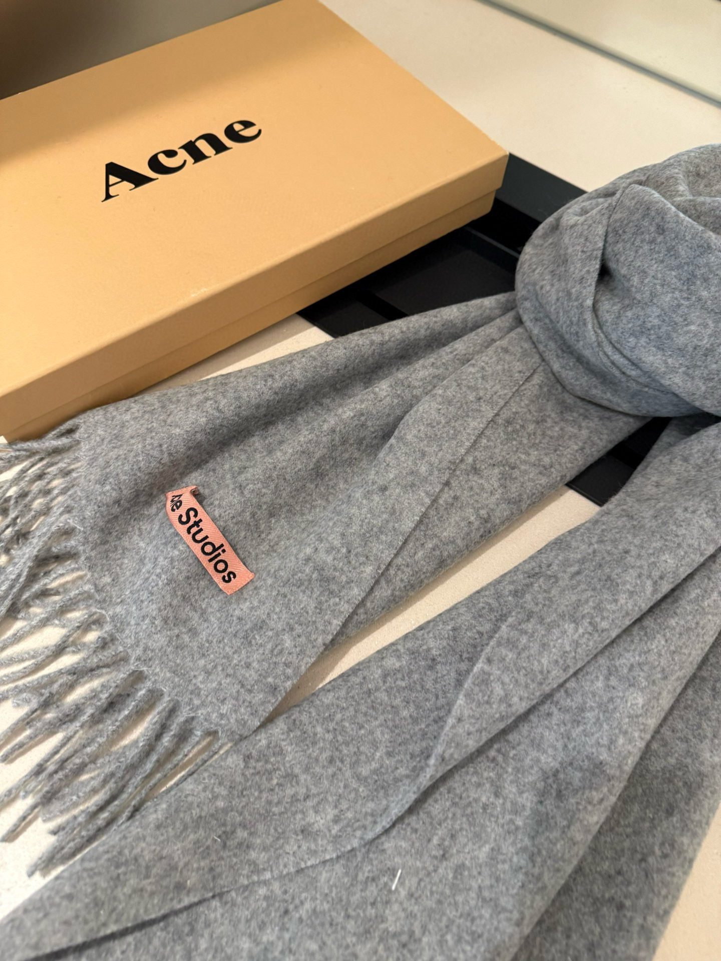 P❗️我只能说不是所有的纯色围巾都叫Acne‼️瑞典Acne Studios Apolo幼羊羔毛重磅纯色