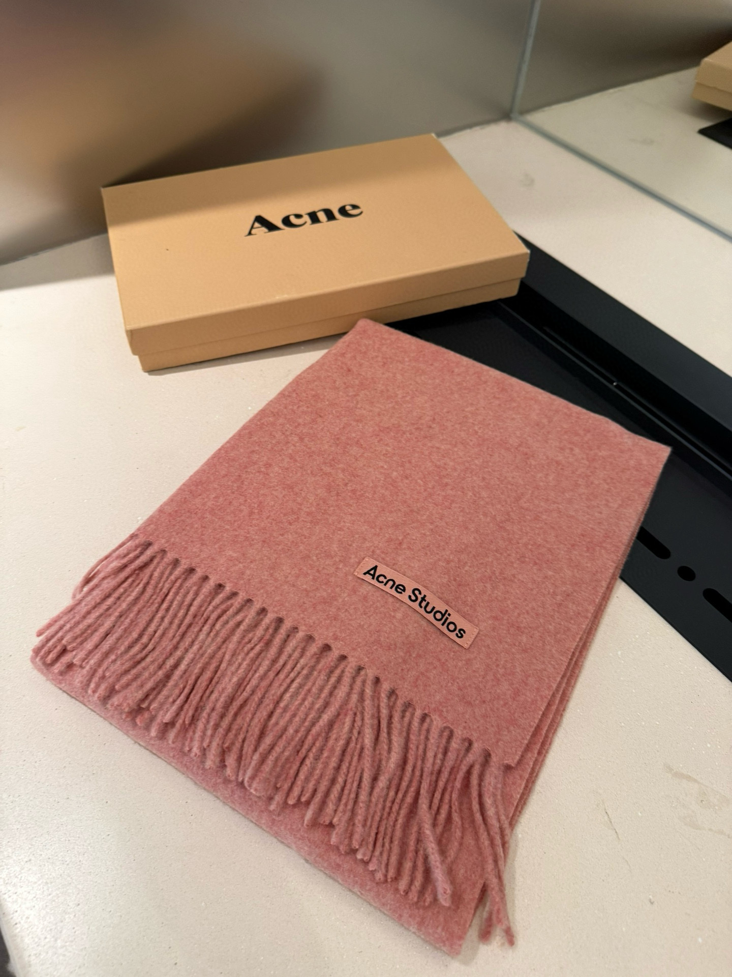 P❗️我只能说不是所有的纯色围巾都叫Acne‼️瑞典Acne Studios Apolo幼羊羔毛重磅纯色