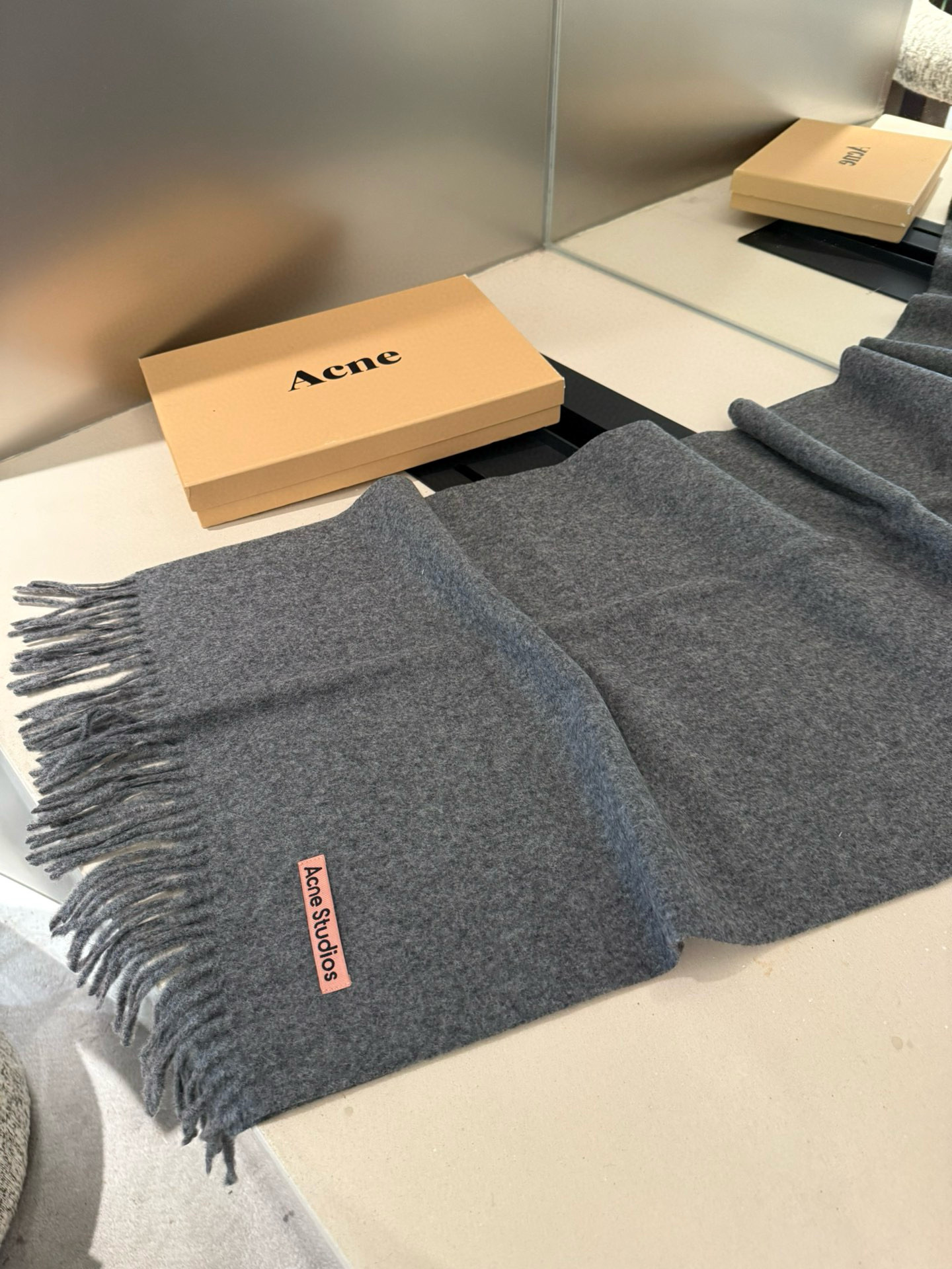 P❗️我只能说不是所有的纯色围巾都叫Acne‼️瑞典Acne Studios Apolo幼羊羔毛重磅纯色