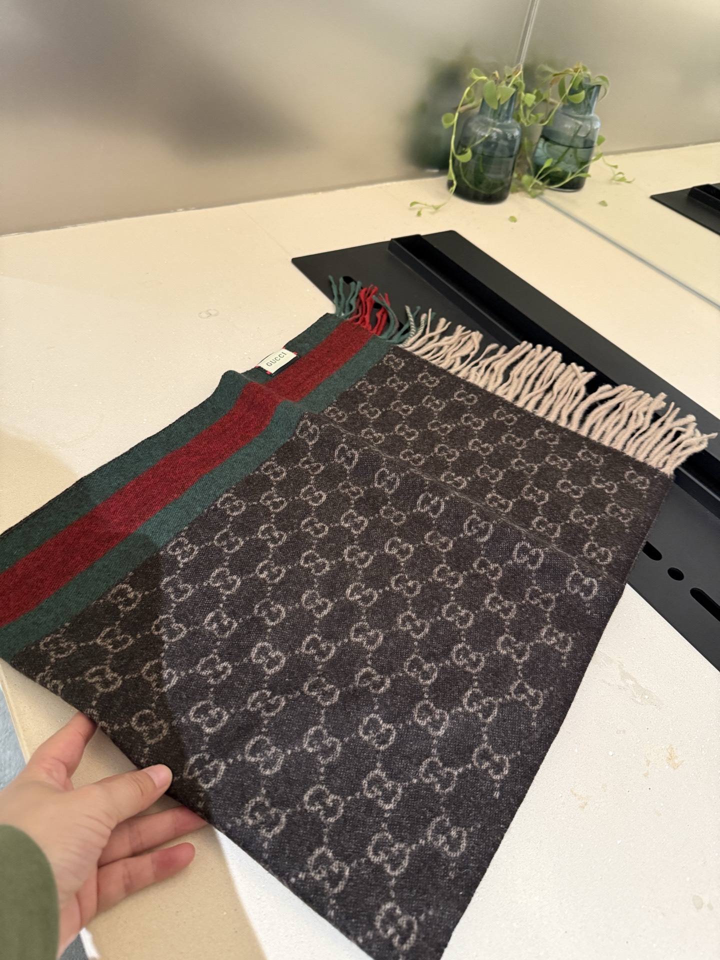 P家属福利‼️Gucci非常正的男士围巾~面料大爱，羊绒软糯手感，非常柔软细腻舒服‼️经典招牌GG字母元