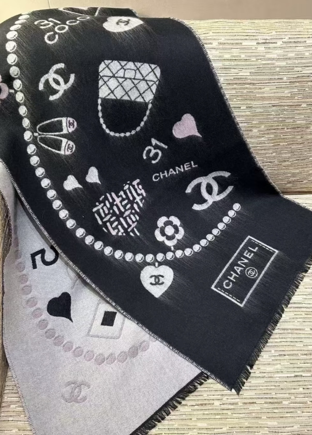 P🆕Chanel 25B珍珠coco50*200cm.100%山羊绒精选顶级山羊绒/绵羊毛/桑蚕丝，融合