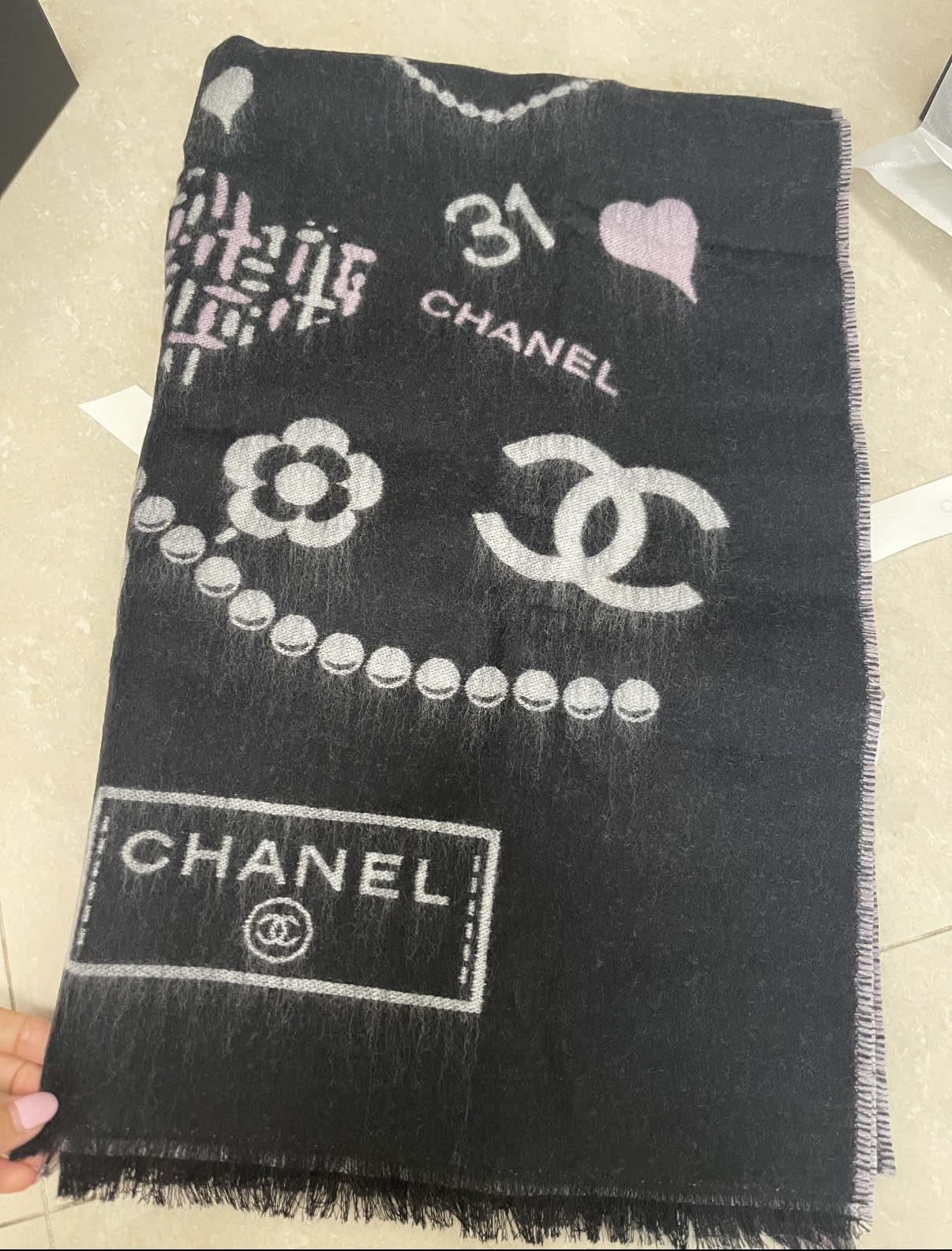 P🆕Chanel 25B珍珠coco50*200cm.100%山羊绒精选顶级山羊绒/绵羊毛/桑蚕丝，融合