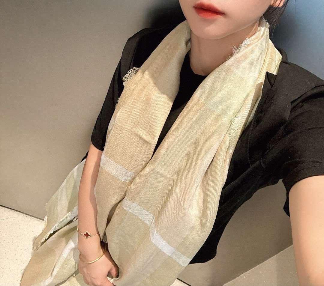 P【▪️同步官网，巴宝莉 时尚的情怀。日常时髦实用款】Burberry新款，真的无敌时髦百搭！！独有的格