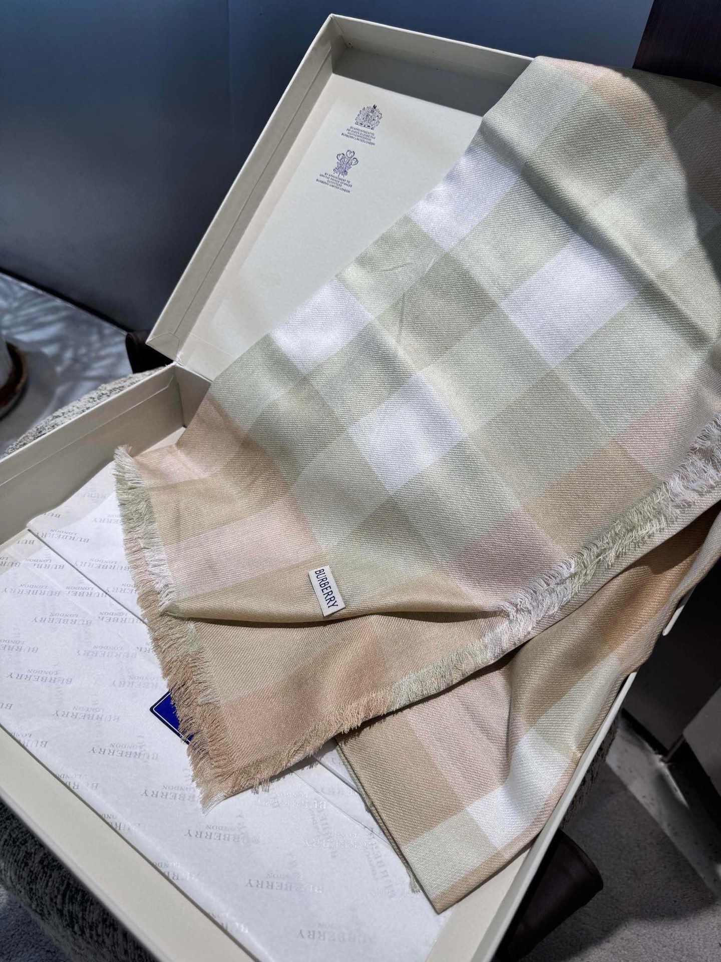 P【▪️同步官网，巴宝莉 时尚的情怀。日常时髦实用款】Burberry新款，真的无敌时髦百搭！！独有的格