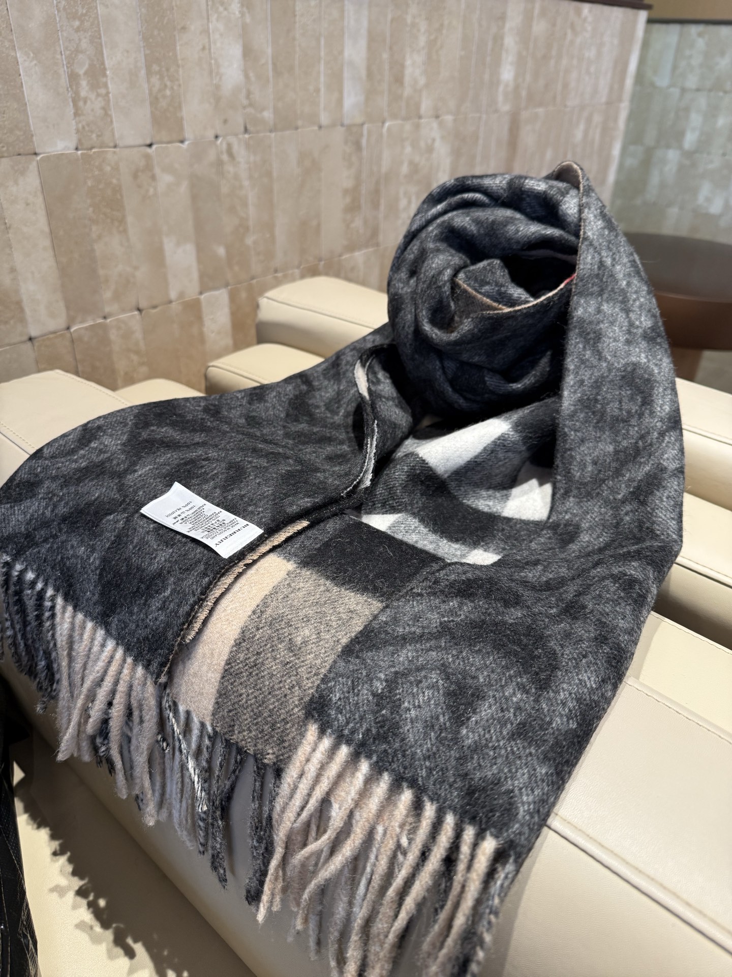 Burberry 双面格子 B家最新款 全部采的原样回来做的 不论颜色 原料 手感 标都做到了一致