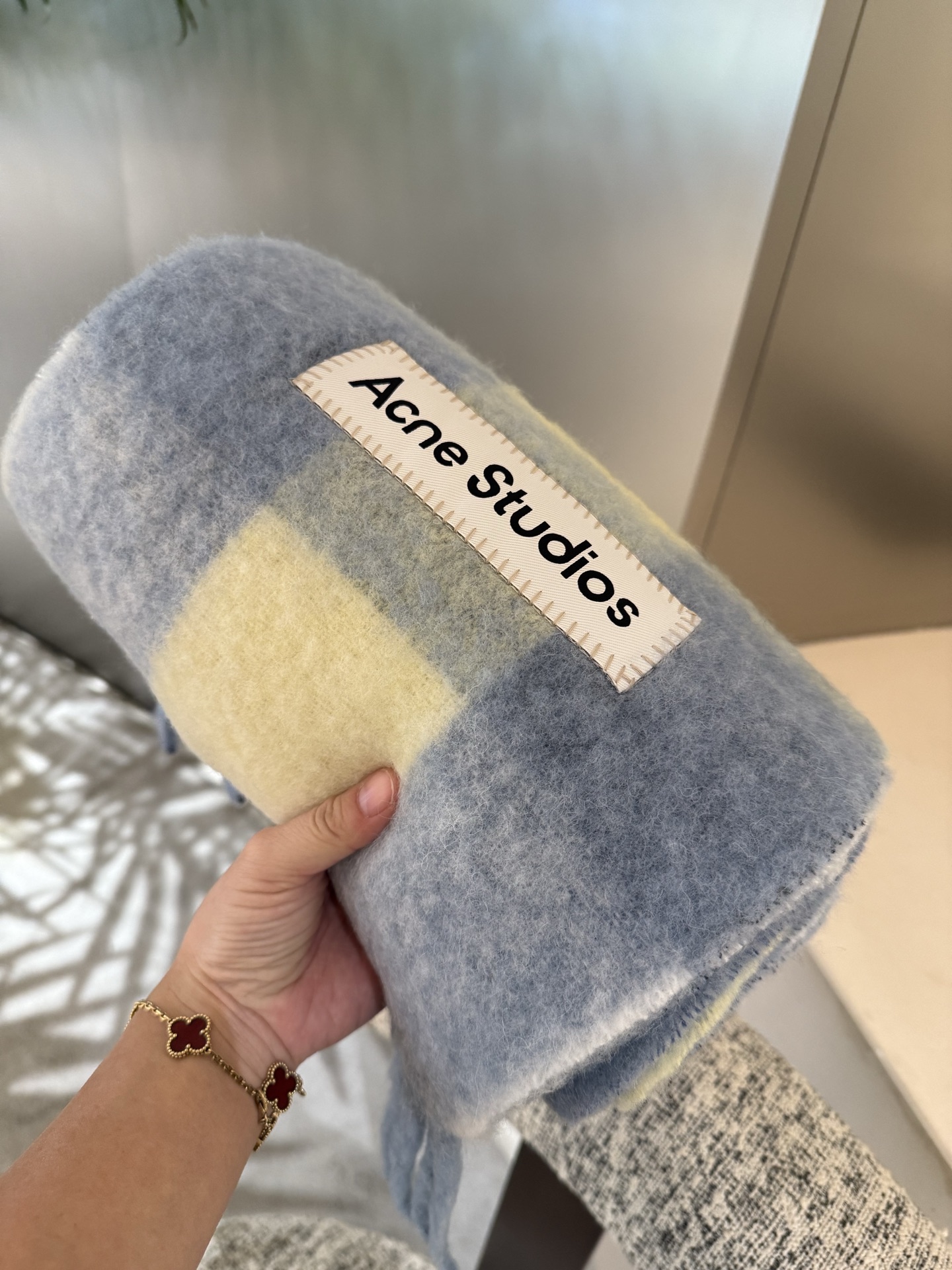 Acne Studios ACNE新款羊驼毛 马海毛彩虹围巾 斯德哥尔摩的温暖色彩 第一眼便爱上