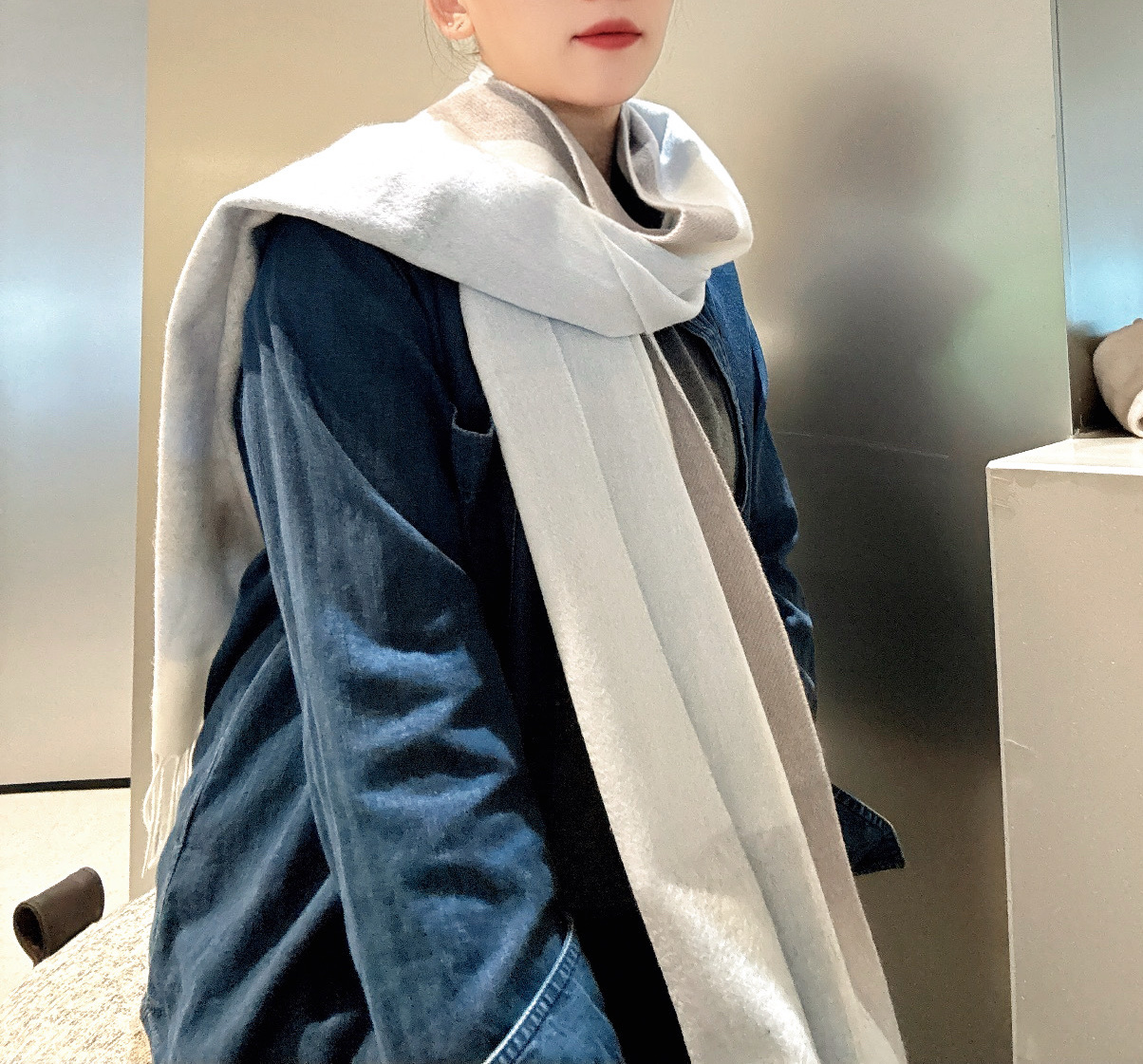 Burberry 难得的高端男款 家属福利 巴宝莉非常正的男士围巾~面料大爱 非常柔软细腻舒服 轻度水波纹 简约