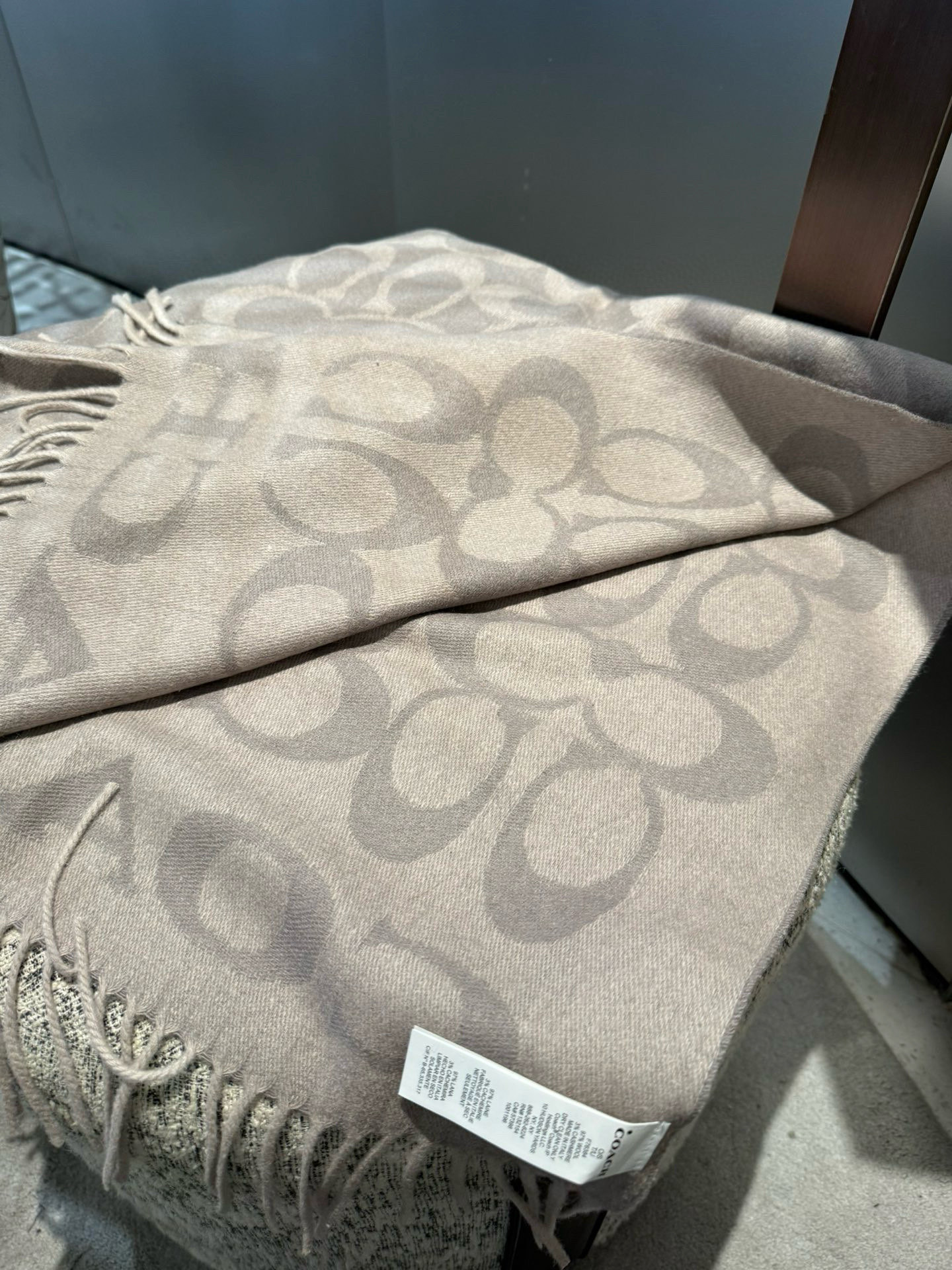 Coach 2025年新款到 Coach 三色披肩也太 了吧 不仅有颜值还有品质 97%羊毛+3%羊绒