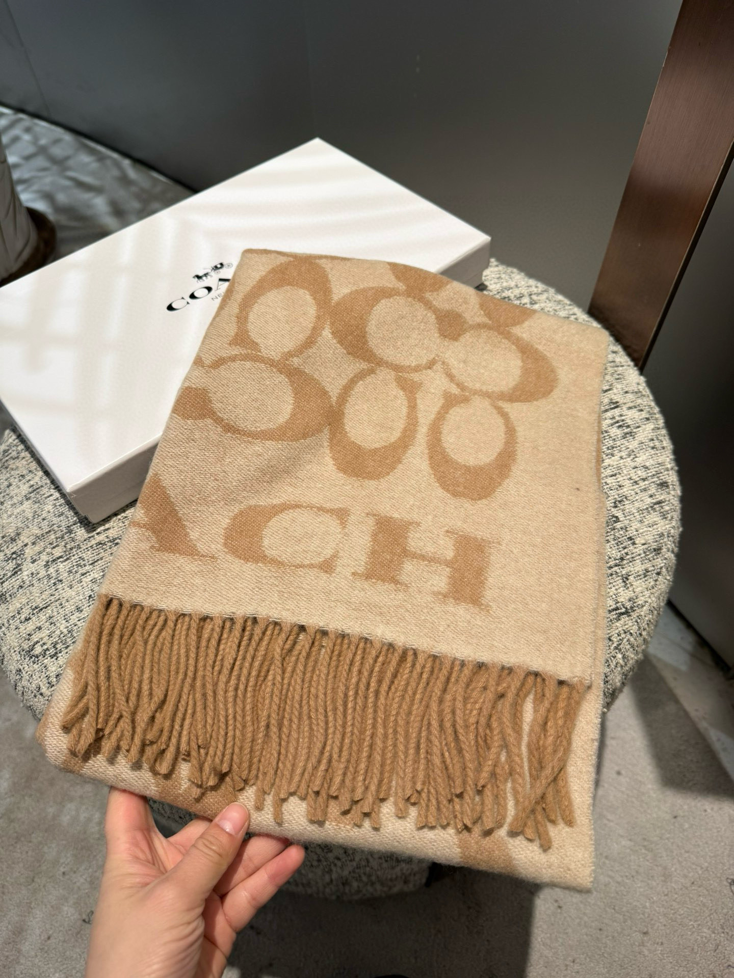 Coach 2025年新款到 Coach 三色披肩也太 了吧 不仅有颜值还有品质 97%羊毛+3%羊绒