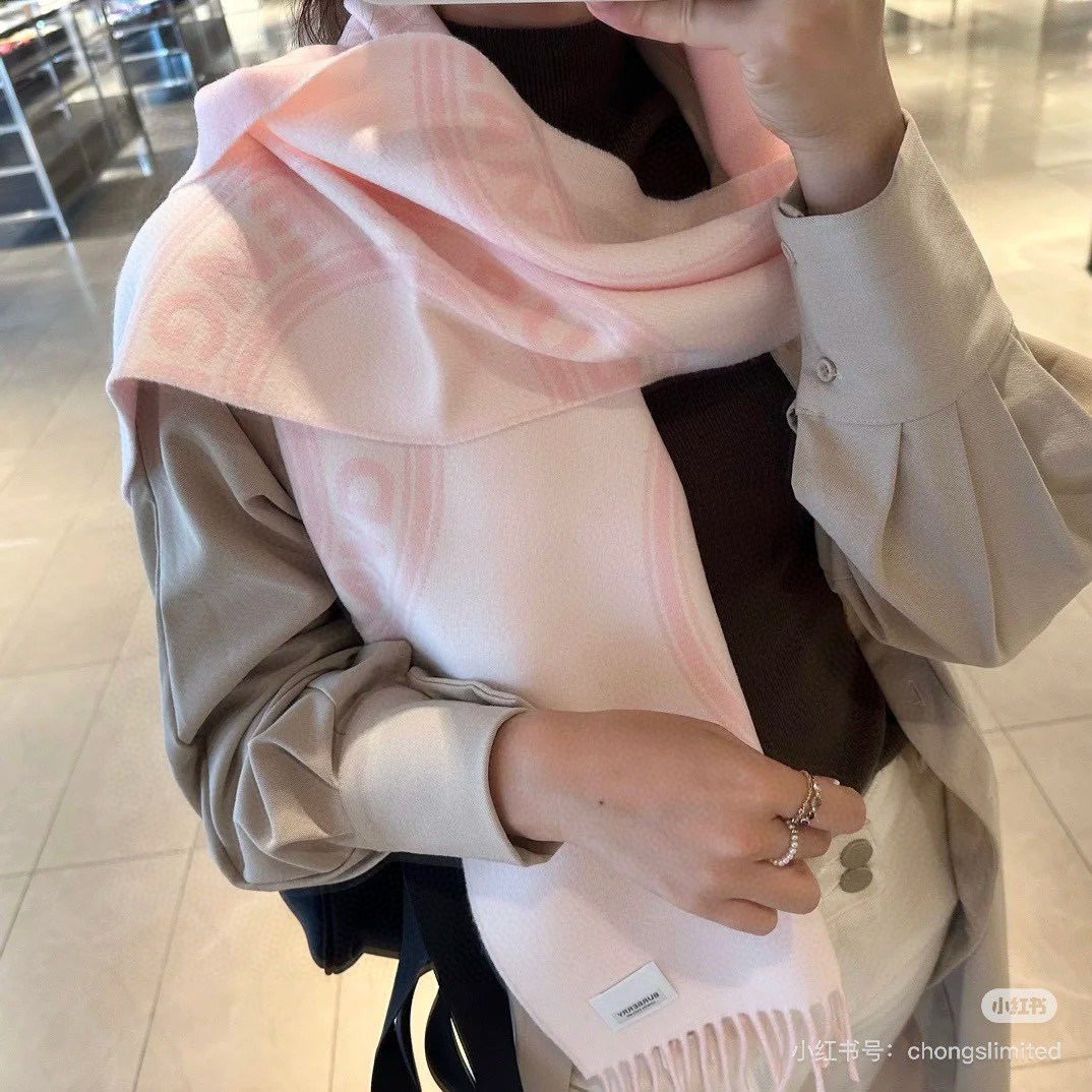 Burberry 双面双色羊毛围巾圆环 非常保暖 柔软亲肤，不扎脖 人人都应该拥有一条