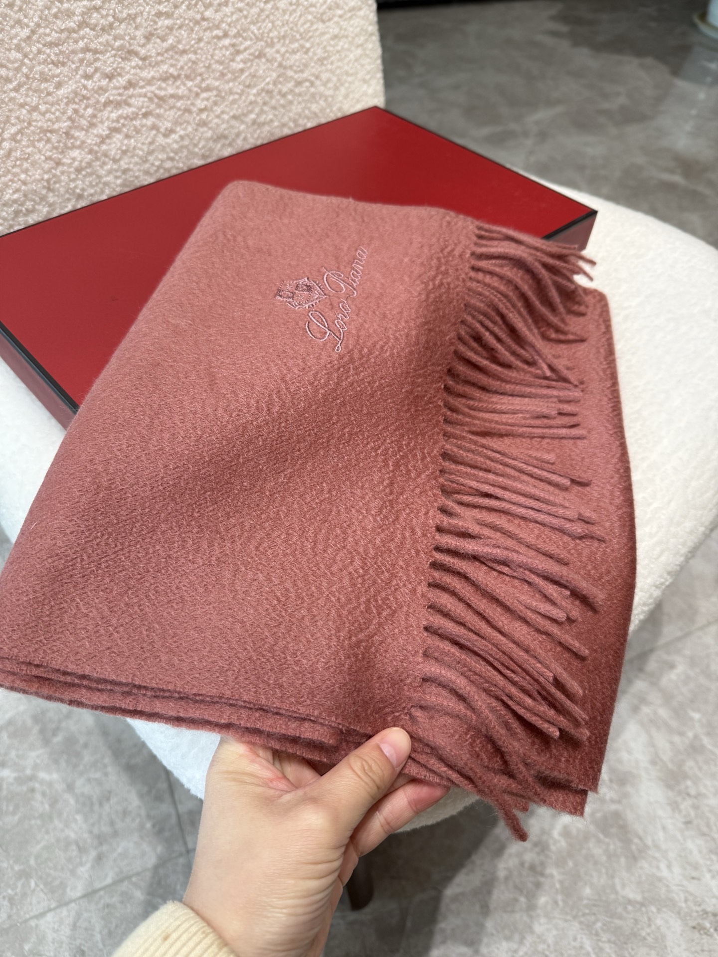 P羊绒版本Loro Piana · 诺悠翩雅秋冬新品❗️送人自留都太高大上了😍重磅上新，爆款爆款，渠道极