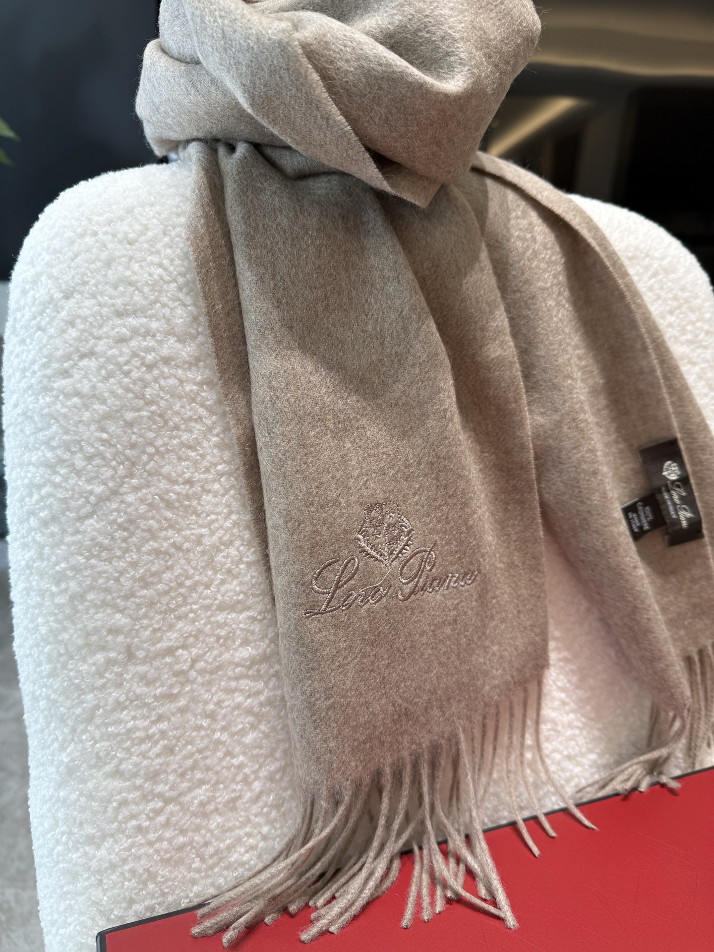 P羊绒版本Loro Piana · 诺悠翩雅秋冬新品❗️送人自留都太高大上了😍重磅上新，爆款爆款，渠道极