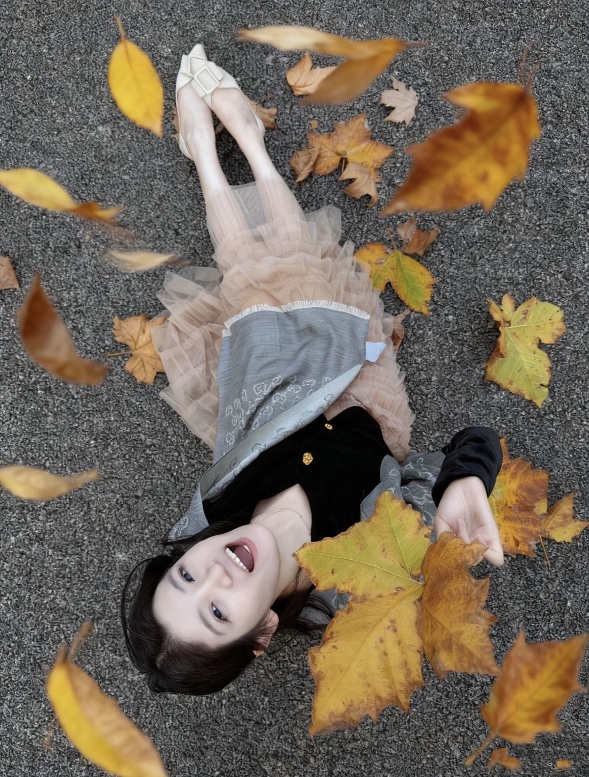 P170 P重磅‼️Gucci经典披肩款,大尺寸G专柜的常青树款。品质极好的,❗️经典双G提花图案风靡了全世界❗️女人的衣柜里面绝对不能少的一件单品,但是你千万别拿某宝廉价的货色来磕碜自己❗️既然选择这种经典披肩,你就一定选择有灵魂的东西❗️精工高密度字体无比清晰 面料为最顶级高原开司米尔羊毛真丝(和专柜一样) 手感柔软丝滑 奢华有质感!这款披肩将真丝与羊毛相混搭,质地柔软而温暖,经典而永不过时。❗️70x200cm!.