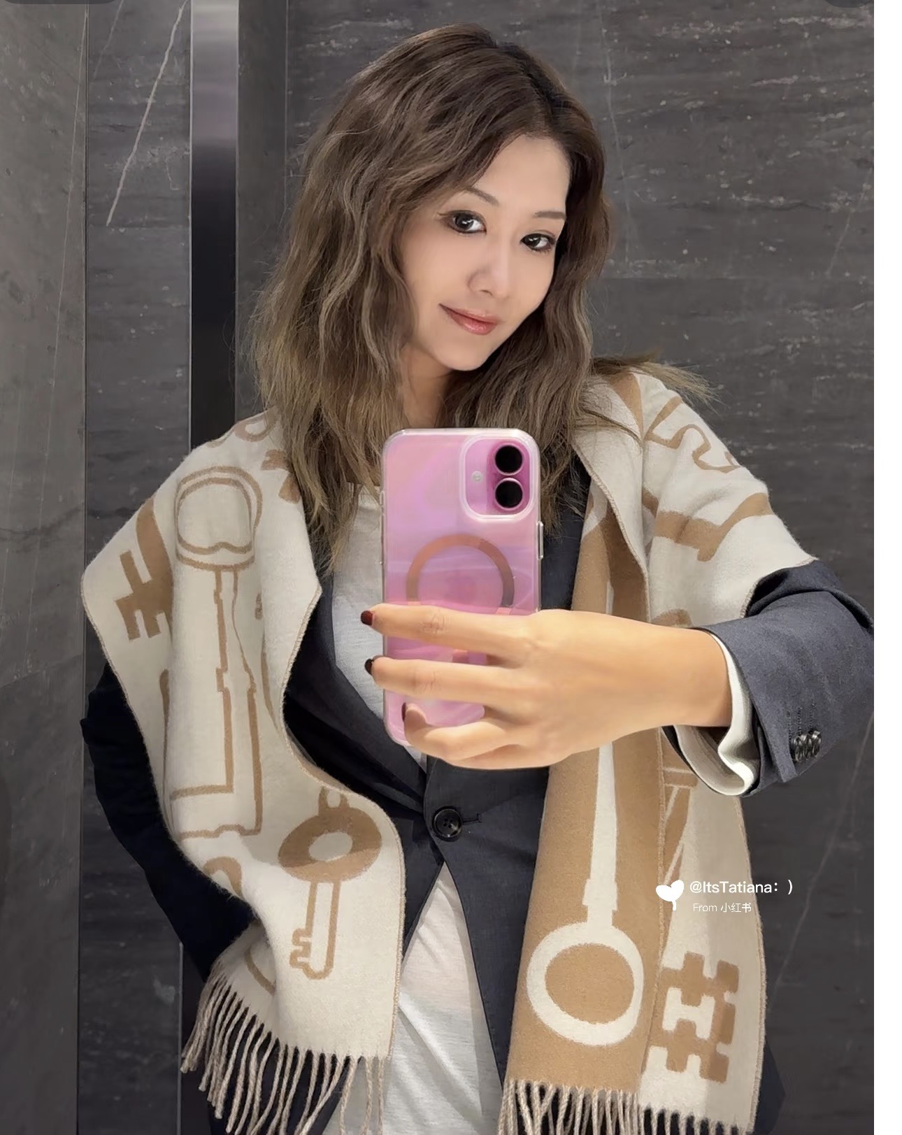 Hermès ~都是出口订单所以比较难遇 东西讲究少而精 的一定要收 这款H家女士围巾