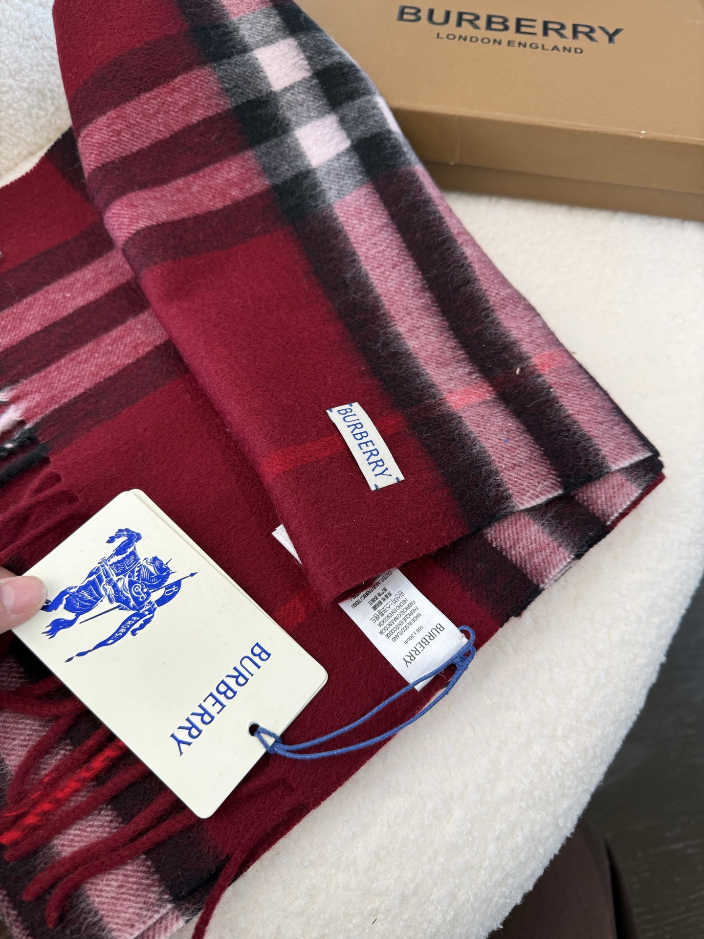 Burberry 对版新标蓝线王牌口碑burberry 羊绒格子围巾‼ 最新品相 目前 都换上了新标 中的