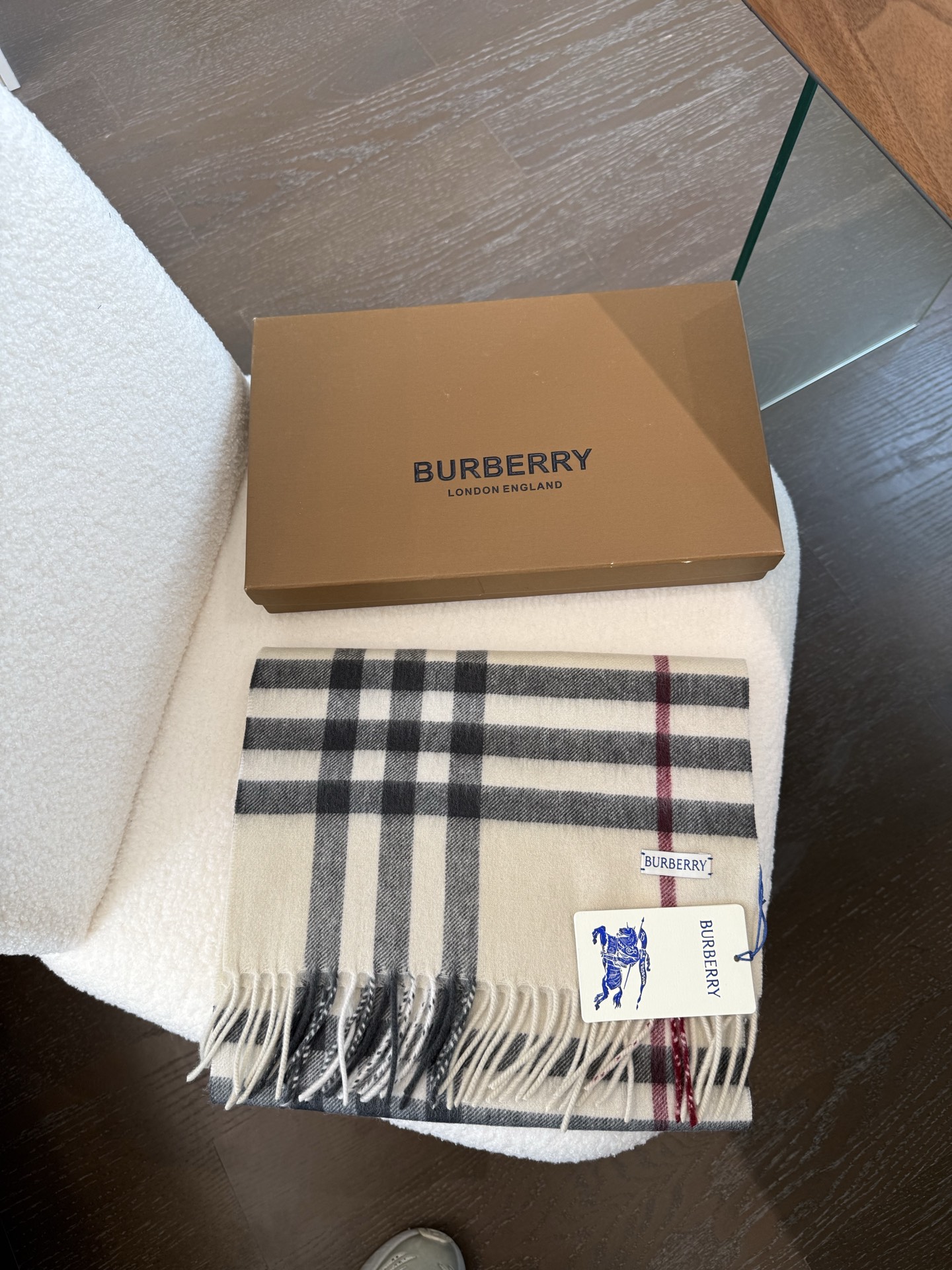 Burberry 对版新标蓝线王牌口碑burberry 羊绒格子围巾‼ 最新品相 目前 都换上了新标 中的