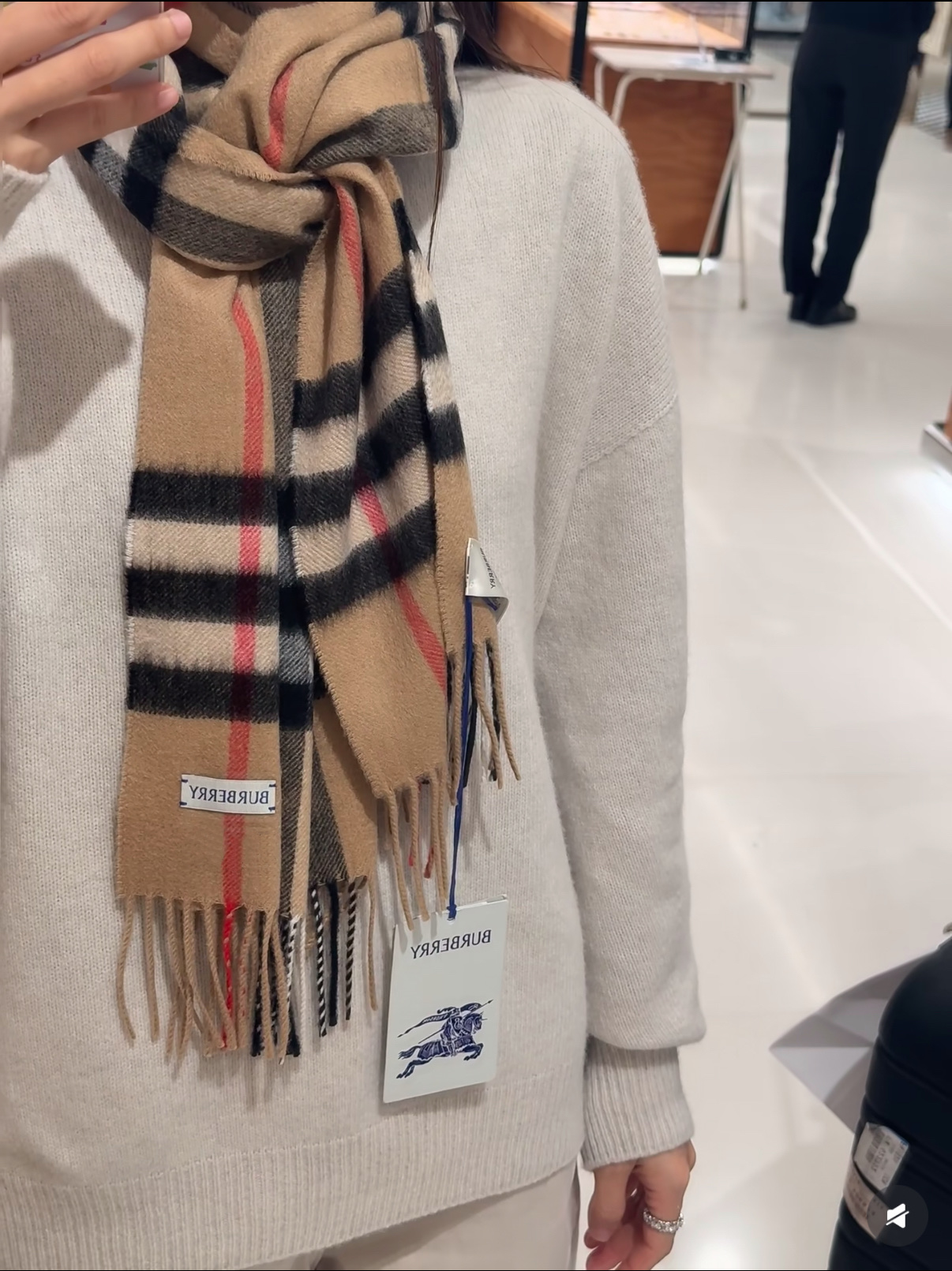 Burberry 对版新标蓝线王牌口碑burberry 羊绒格子围巾‼ 最新品相 目前 都换上了新标 中的