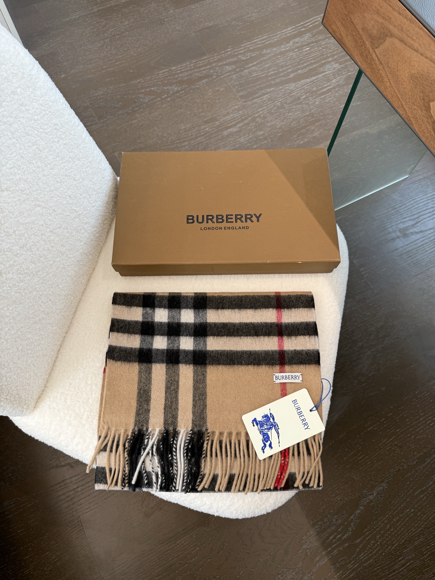 Burberry 对版新标蓝线王牌口碑burberry 羊绒格子围巾‼ 最新品相 目前 都换上了新标 中的