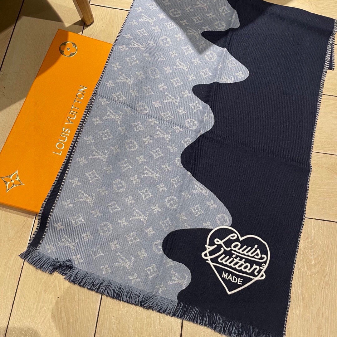 Louis Vuitton 他来啦他来啦 风靡全世界的Nigo联名款牛仔蓝围巾 通用 男女围都